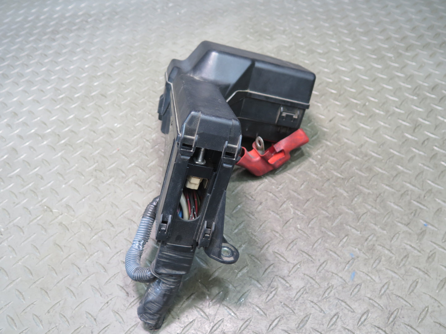 99-01 Toyota Crown JZS175 Engine Bay Under Hood Fuse Junction Relay Box OEM