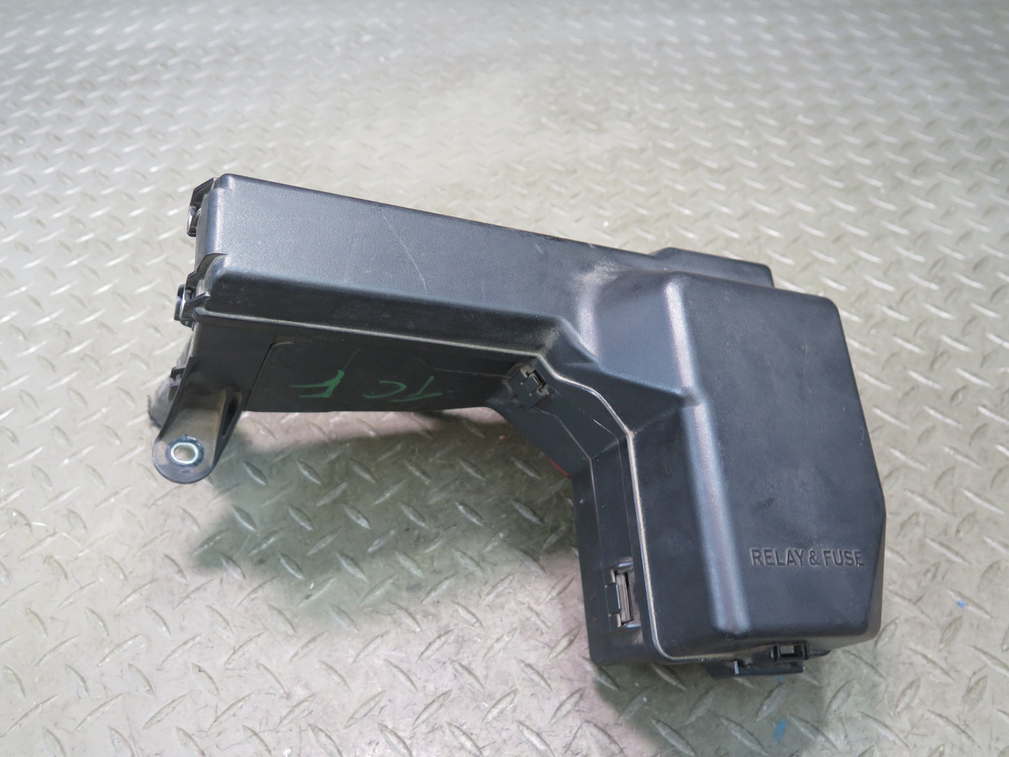 99-01 Toyota Crown JZS175 Engine Bay Under Hood Fuse Junction Relay Box OEM