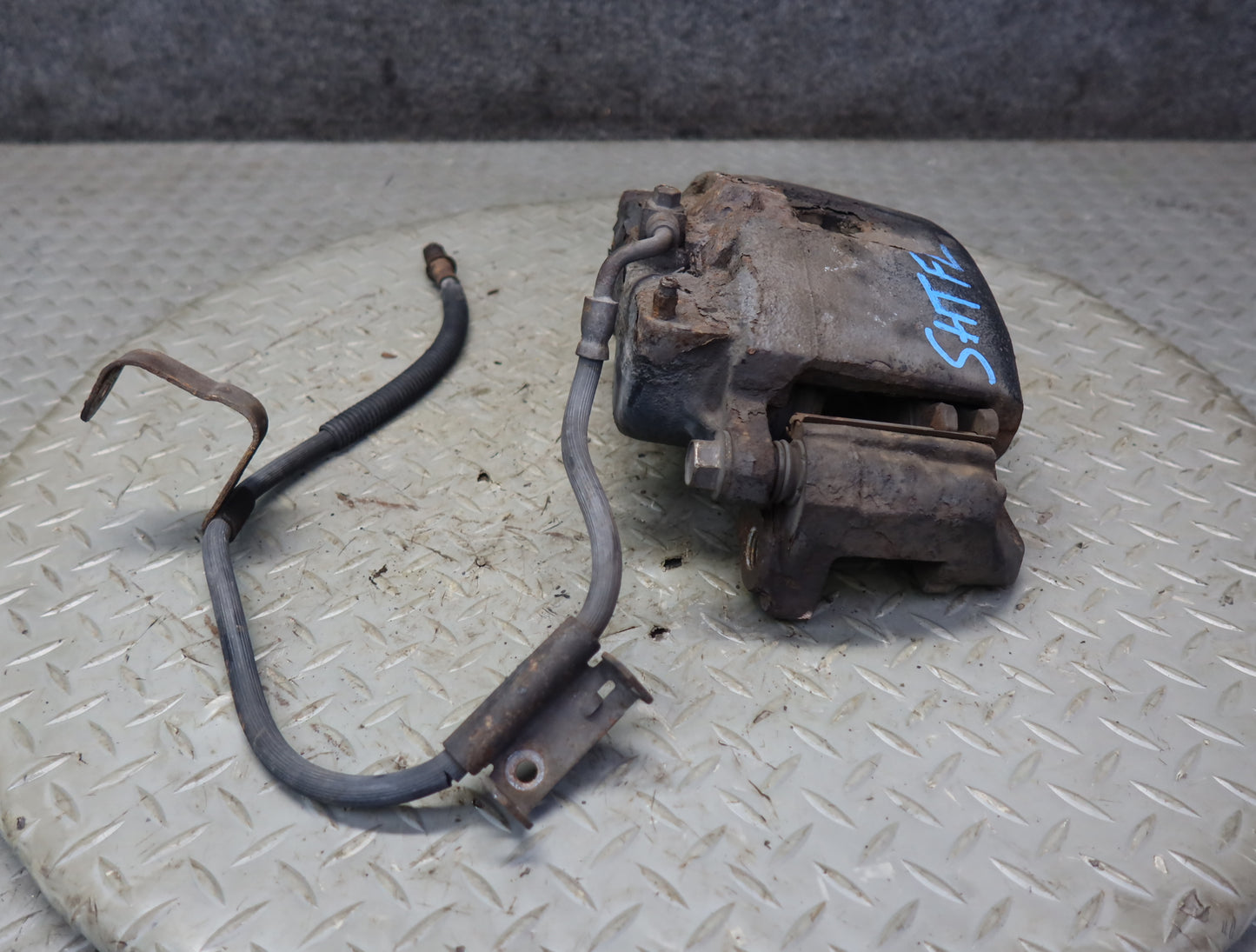 2003-2009 Hummer H2 AWD Front Left & Right Brake Caliper Set of 2