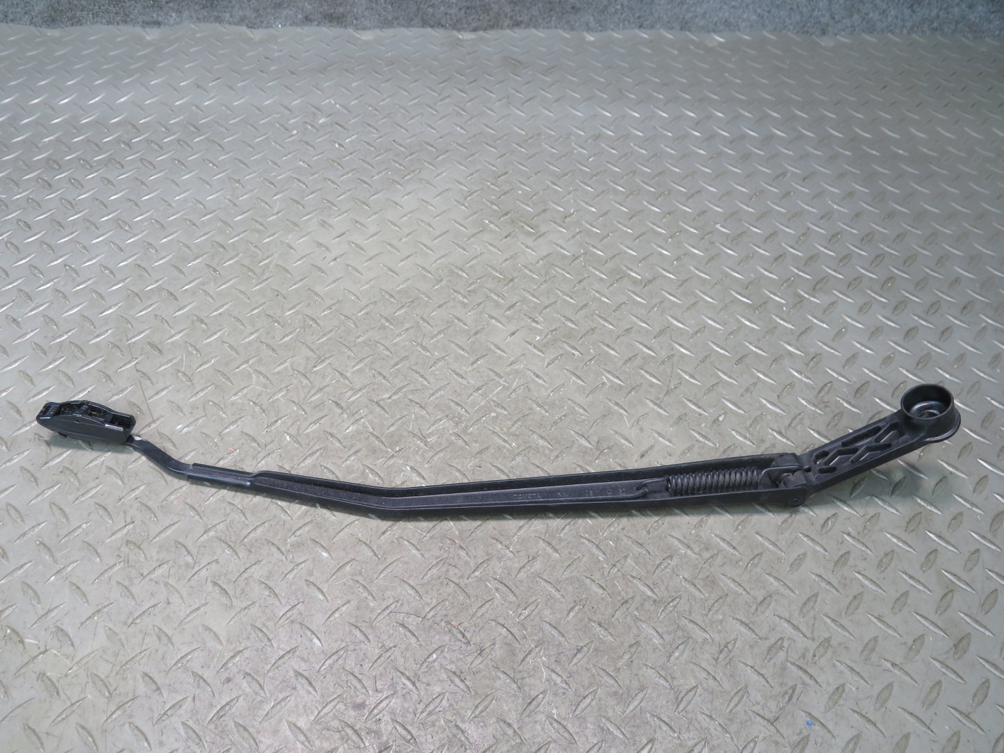 99-01 Toyota Crown JZS175 Front Left & Right Windshield Wiper Arm Set OEM