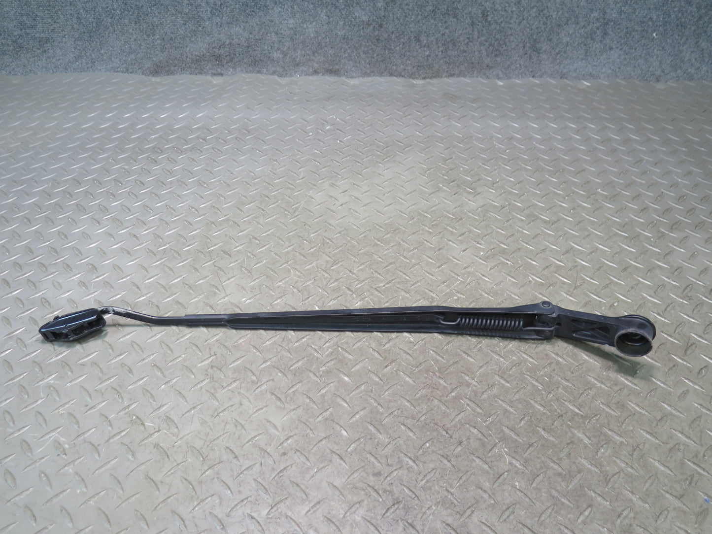 99-01 Toyota Crown JZS175 Front Left & Right Windshield Wiper Arm Set OEM