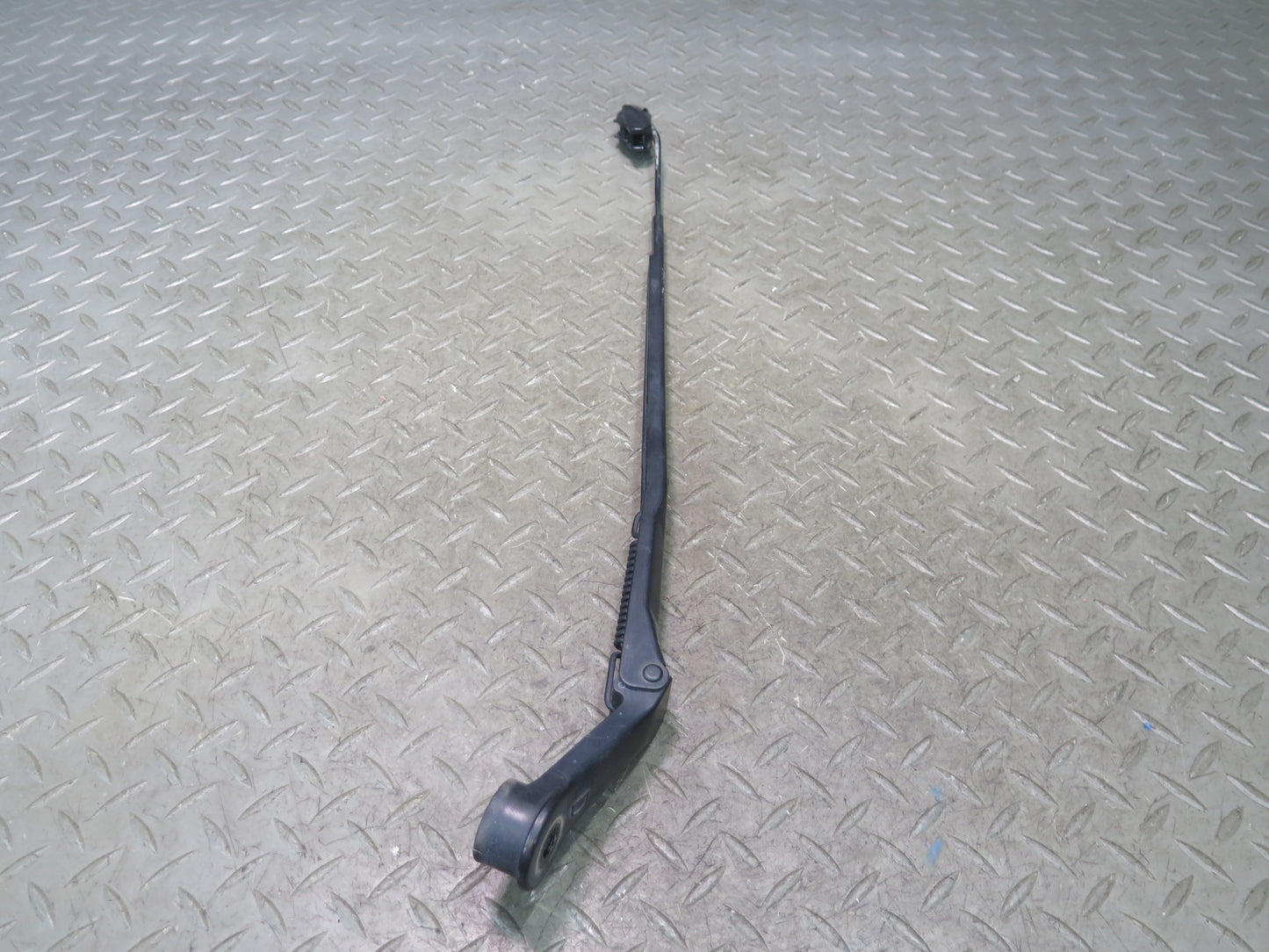 99-01 Toyota Crown JZS175 Front Left & Right Windshield Wiper Arm Set OEM