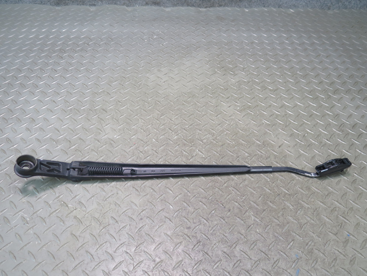 99-01 Toyota Crown JZS175 Front Left & Right Windshield Wiper Arm Set OEM