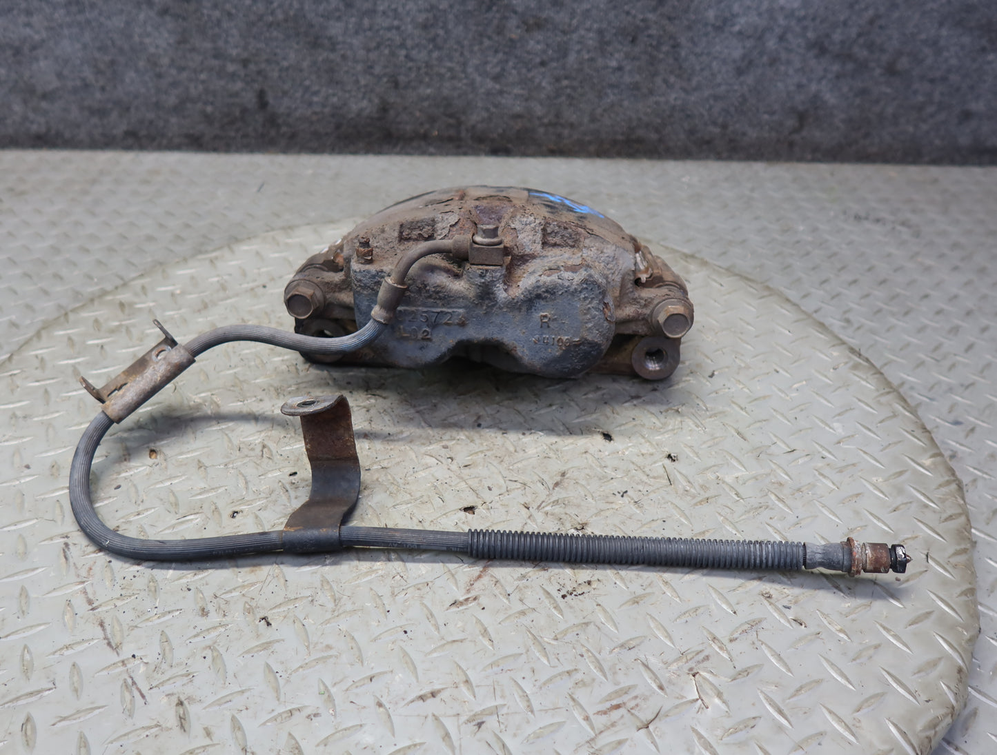 2003-2009 Hummer H2 AWD Front Left & Right Brake Caliper Set of 2