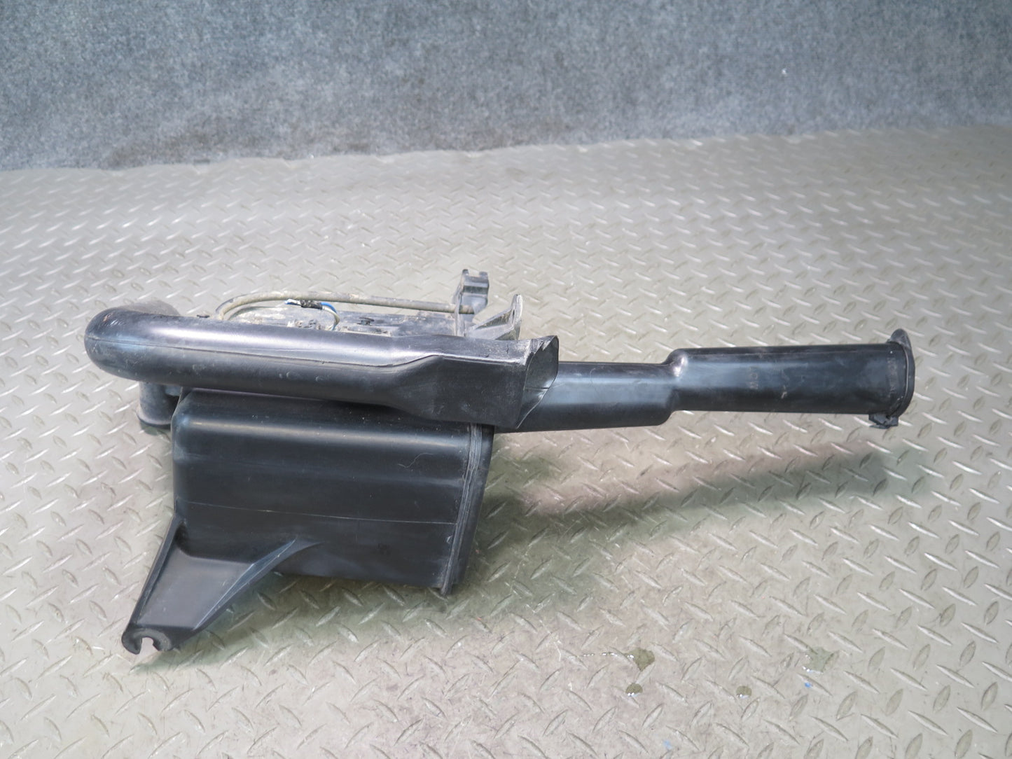99-01 Toyota Crown JZS175 Windshield Washer Fluid Reservoir Tank w Pump OEM