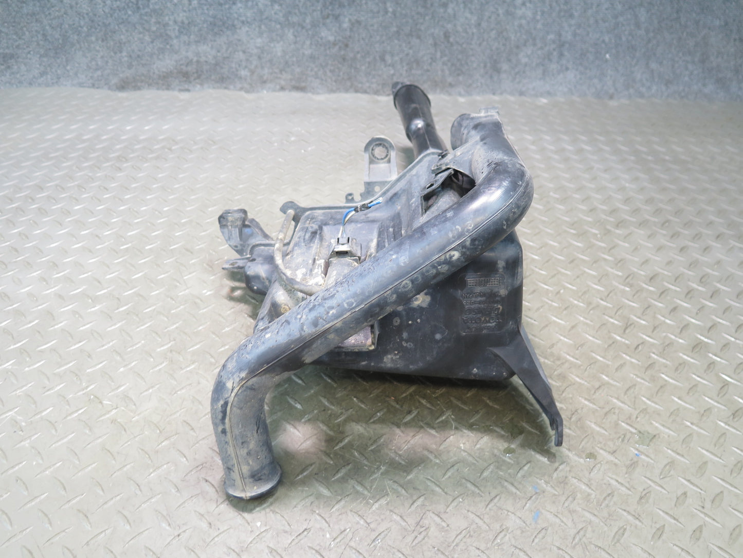 99-01 Toyota Crown JZS175 Windshield Washer Fluid Reservoir Tank w Pump OEM