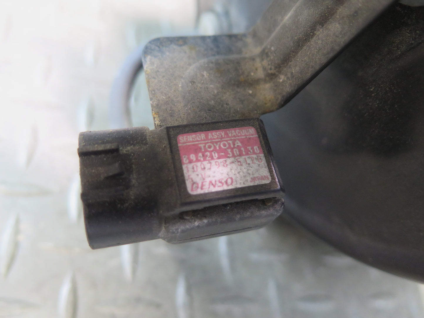 99-01 Toyota Crown JZS175 Brake Master Cylinder Booster Fluid Reservoir OEM