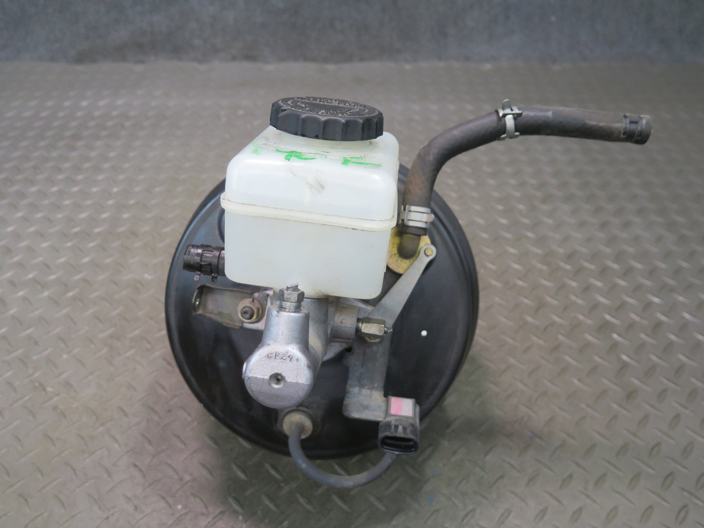 99-01 Toyota Crown JZS175 Brake Master Cylinder Booster Fluid Reservoir OEM