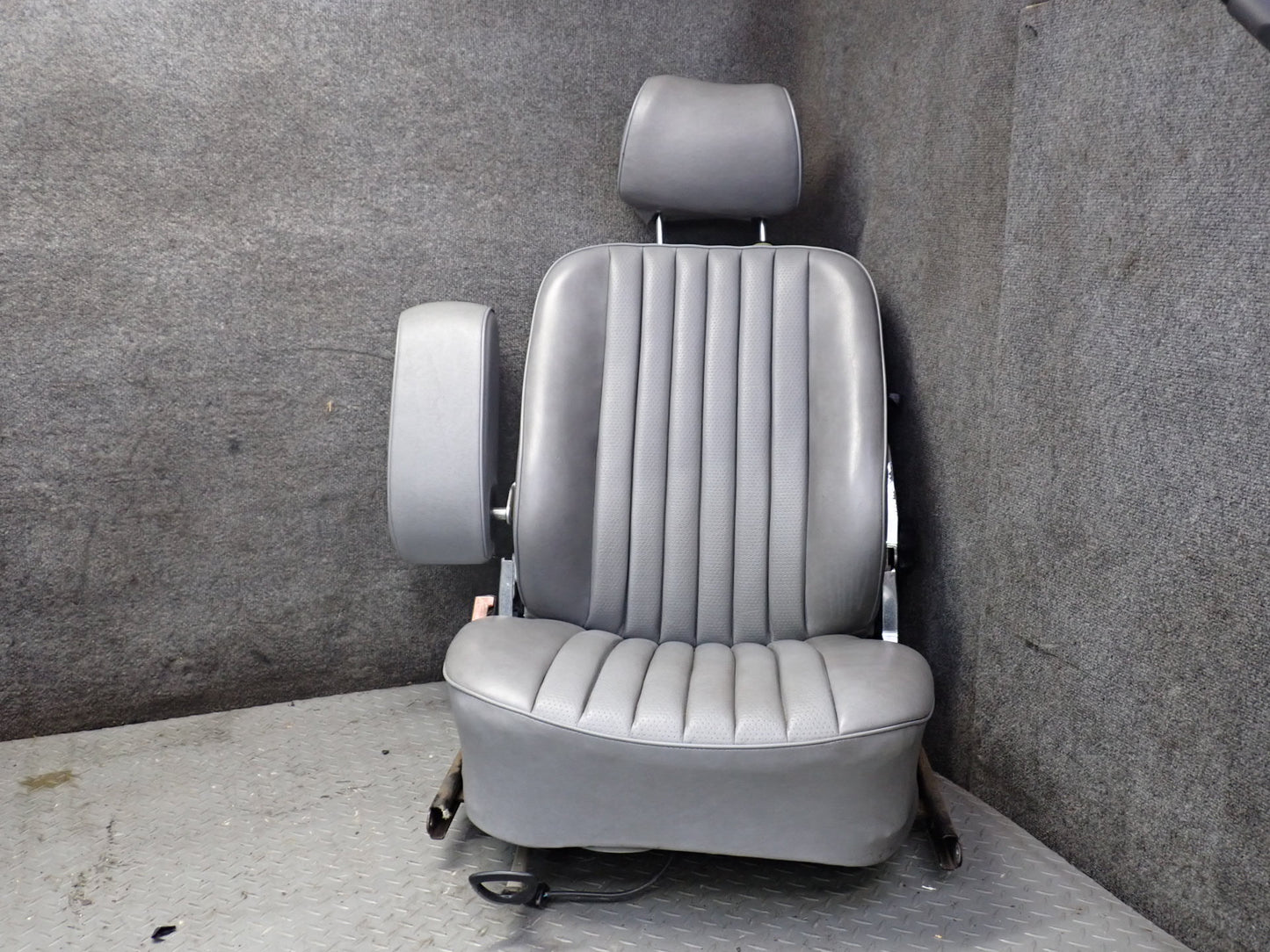 86-89 Mercedes R107 560SL Front Left & Right Leather Seat Gray w Adjuster OEM
