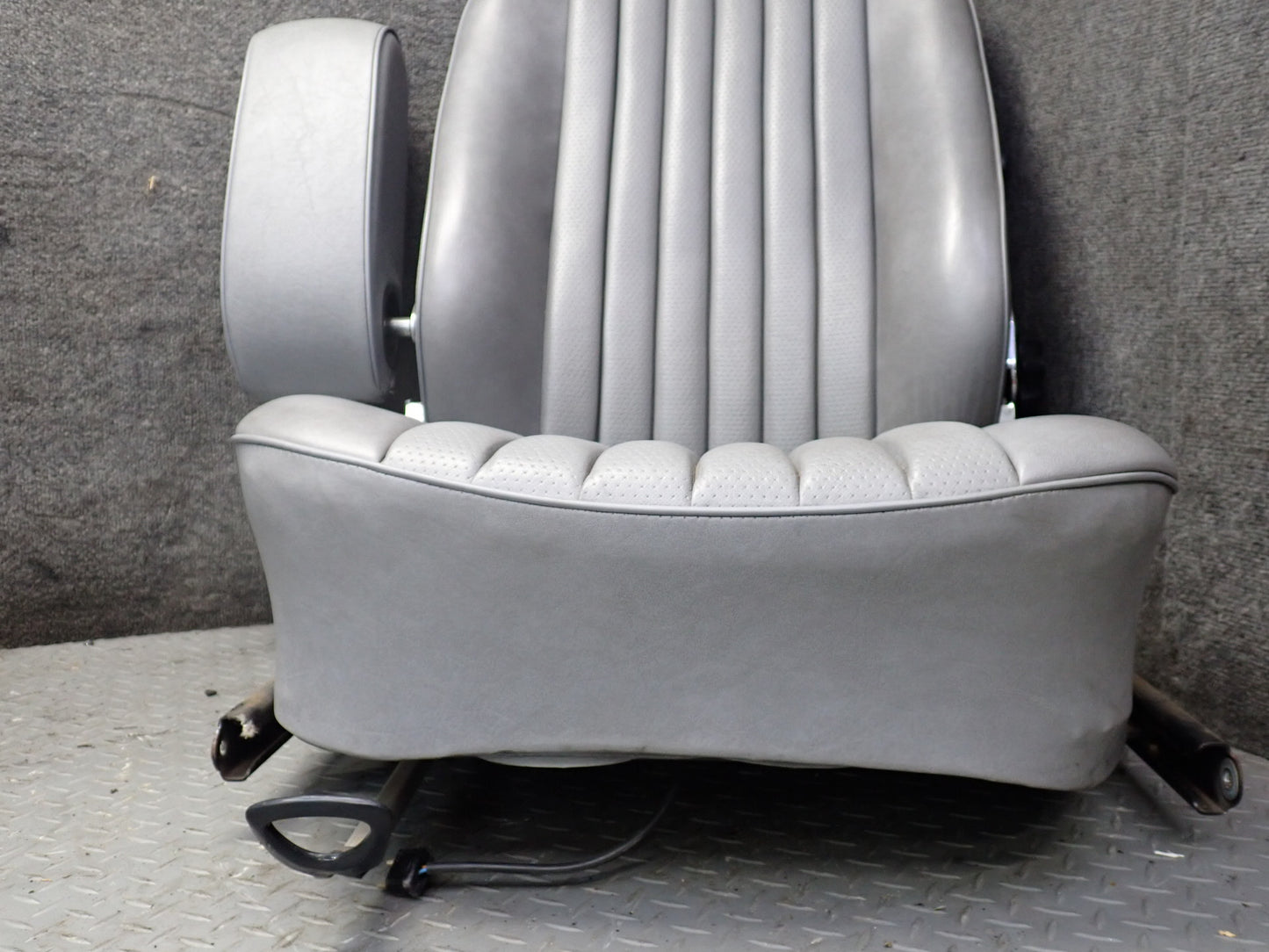86-89 Mercedes R107 560SL Front Left & Right Leather Seat Gray w Adjuster OEM