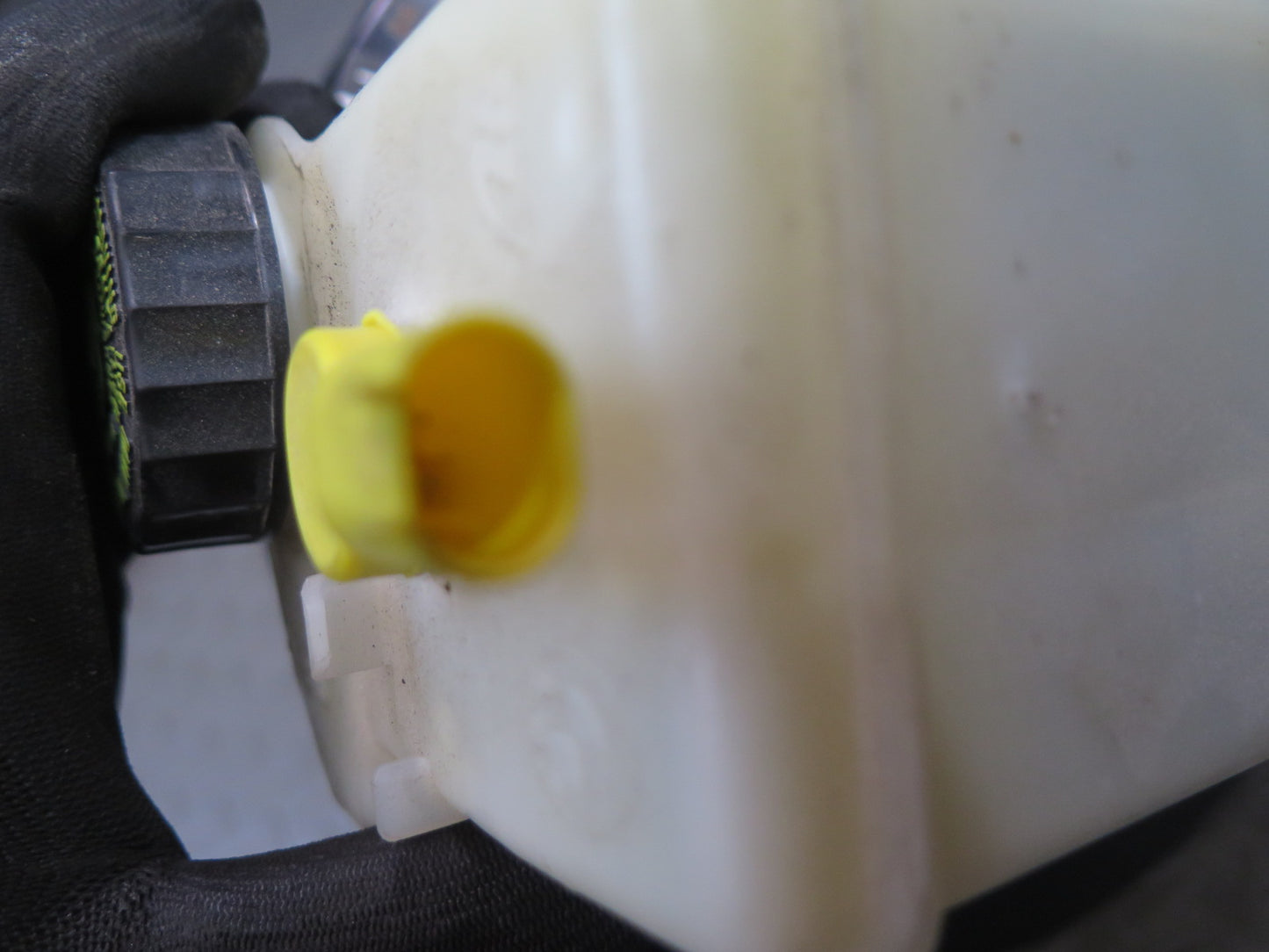 03-06 BMW E86 E85 Z4 Brake Master Cylinder Booster Fluid Reservoir Tank OEM