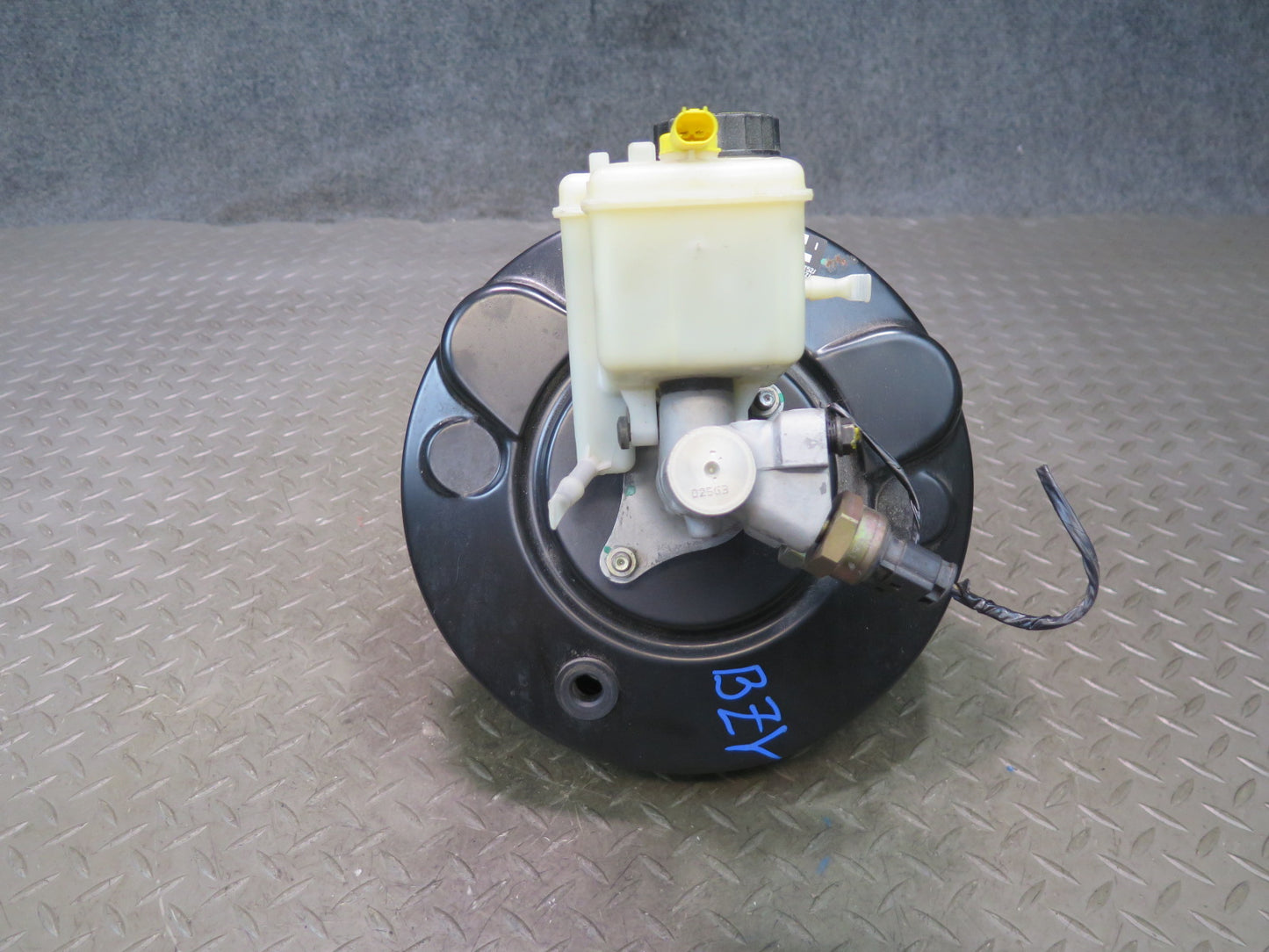 03-06 BMW E86 E85 Z4 Brake Master Cylinder Booster Fluid Reservoir Tank OEM