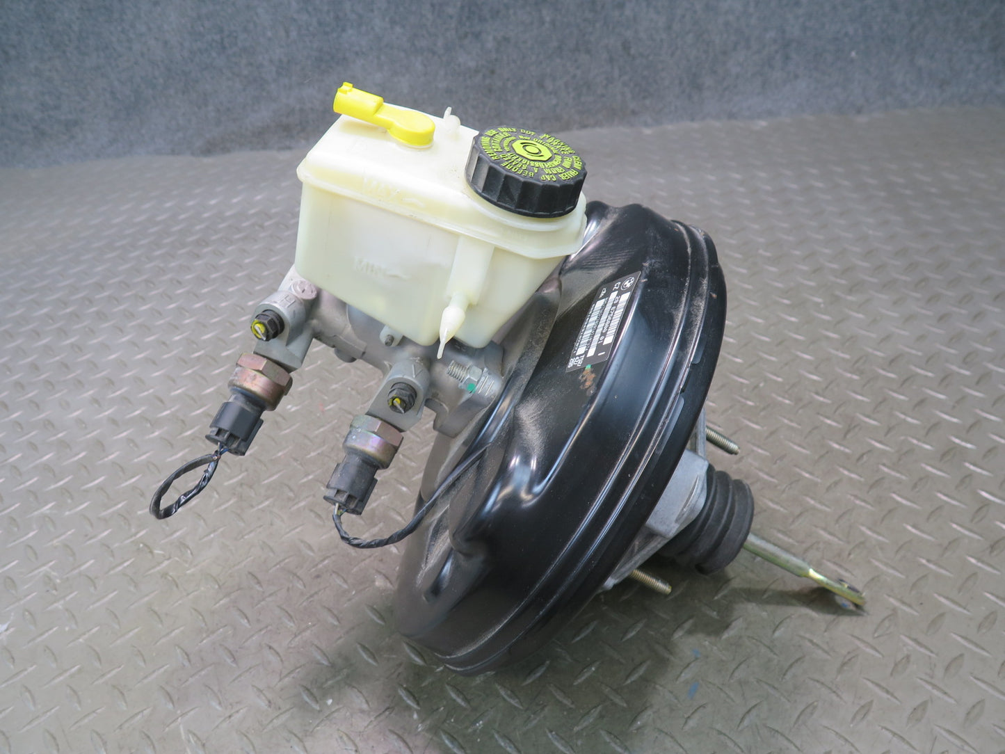 03-06 BMW E86 E85 Z4 Brake Master Cylinder Booster Fluid Reservoir Tank OEM
