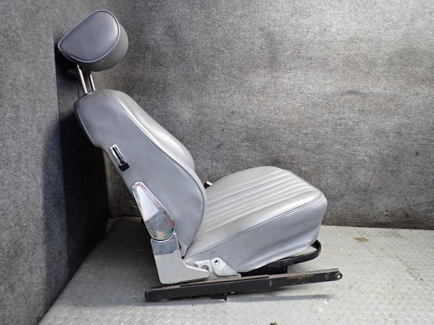 86-89 Mercedes R107 560SL Front Left & Right Leather Seat Gray w Adjuster OEM