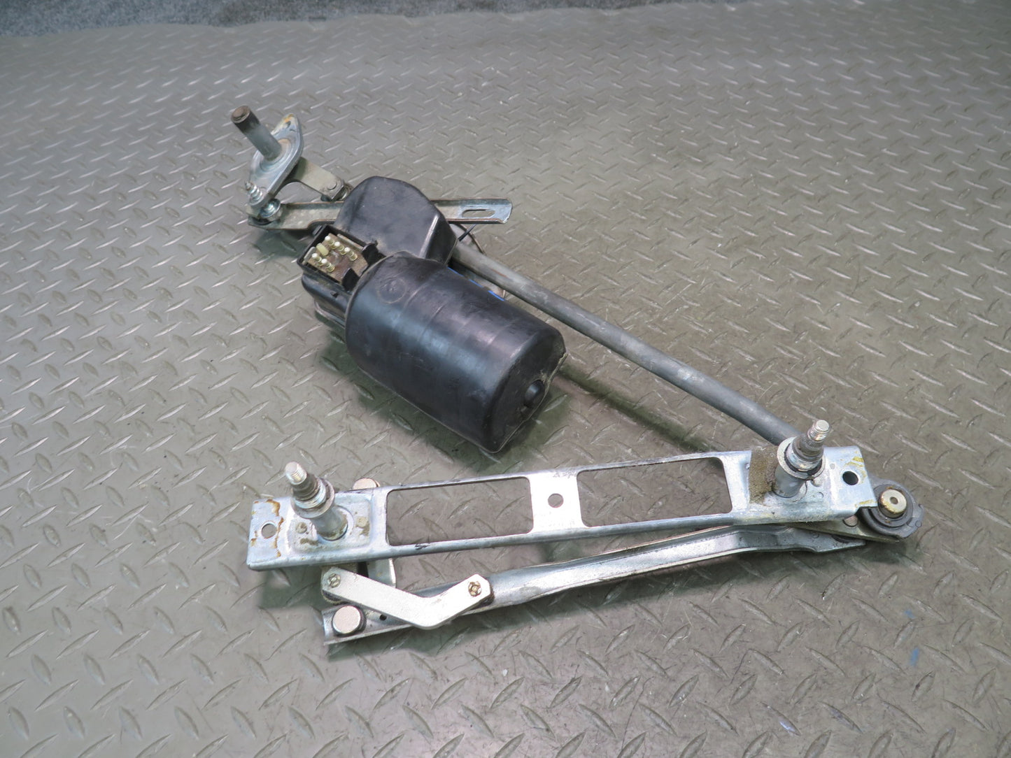 73-89 Mercedes R107 Windshield Wiper Transmission Linkage w Motor OEM