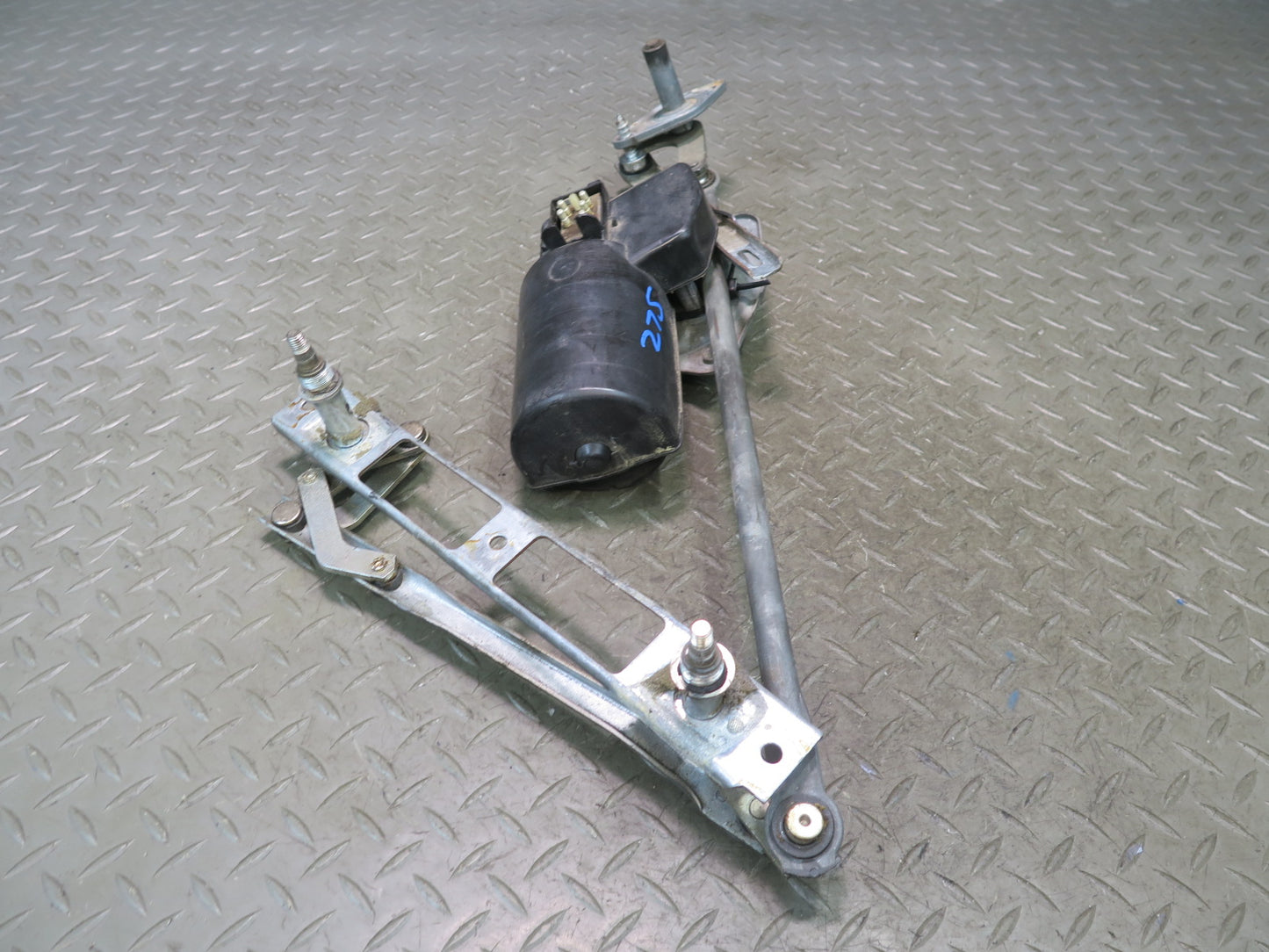 73-89 Mercedes R107 Windshield Wiper Transmission Linkage w Motor OEM