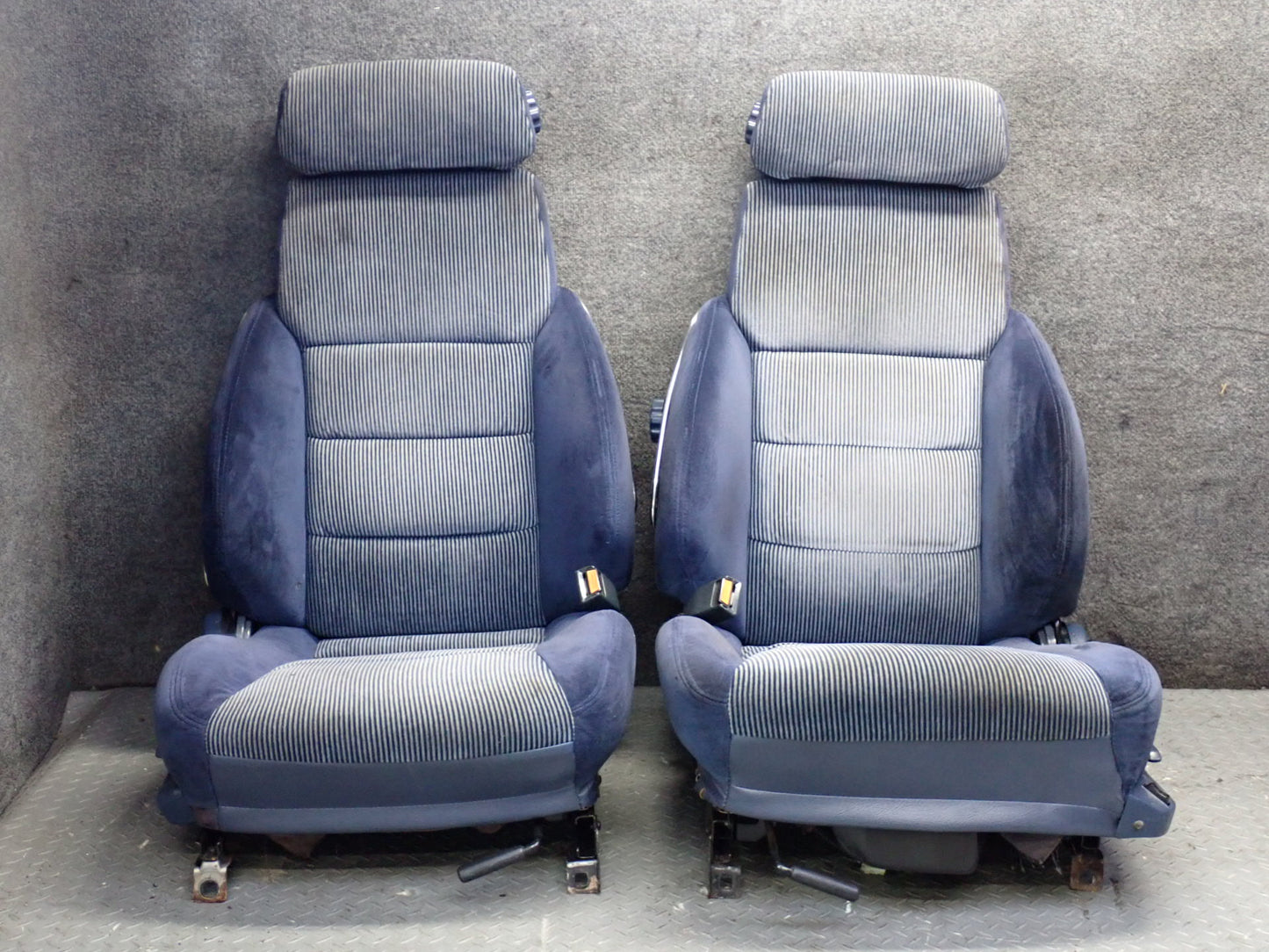 84-86 Nissan Z31 300ZX Set of 2 Front Left & Right Blue Cloth Seat OEM