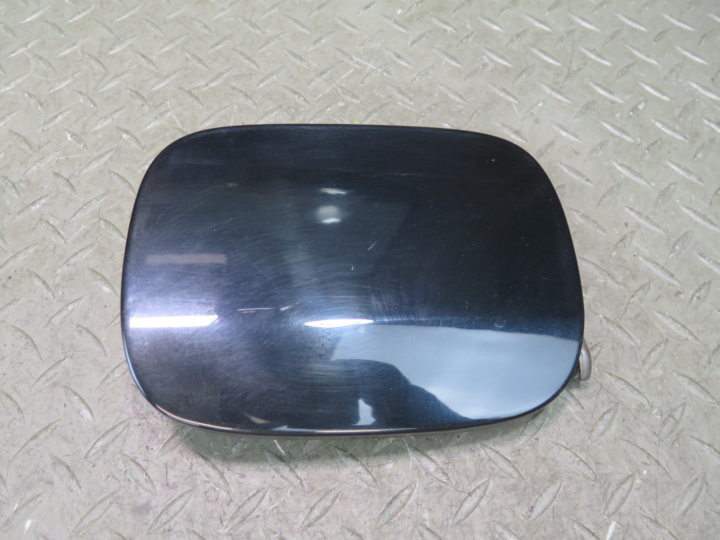 99-01 Toyota Crown JZS175 Fuel Door Lid Cover Black OEM