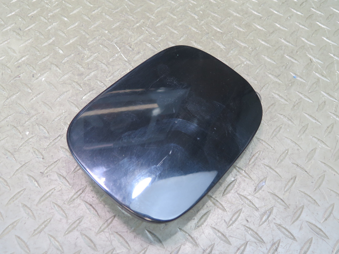 99-01 Toyota Crown JZS175 Fuel Door Lid Cover Black OEM