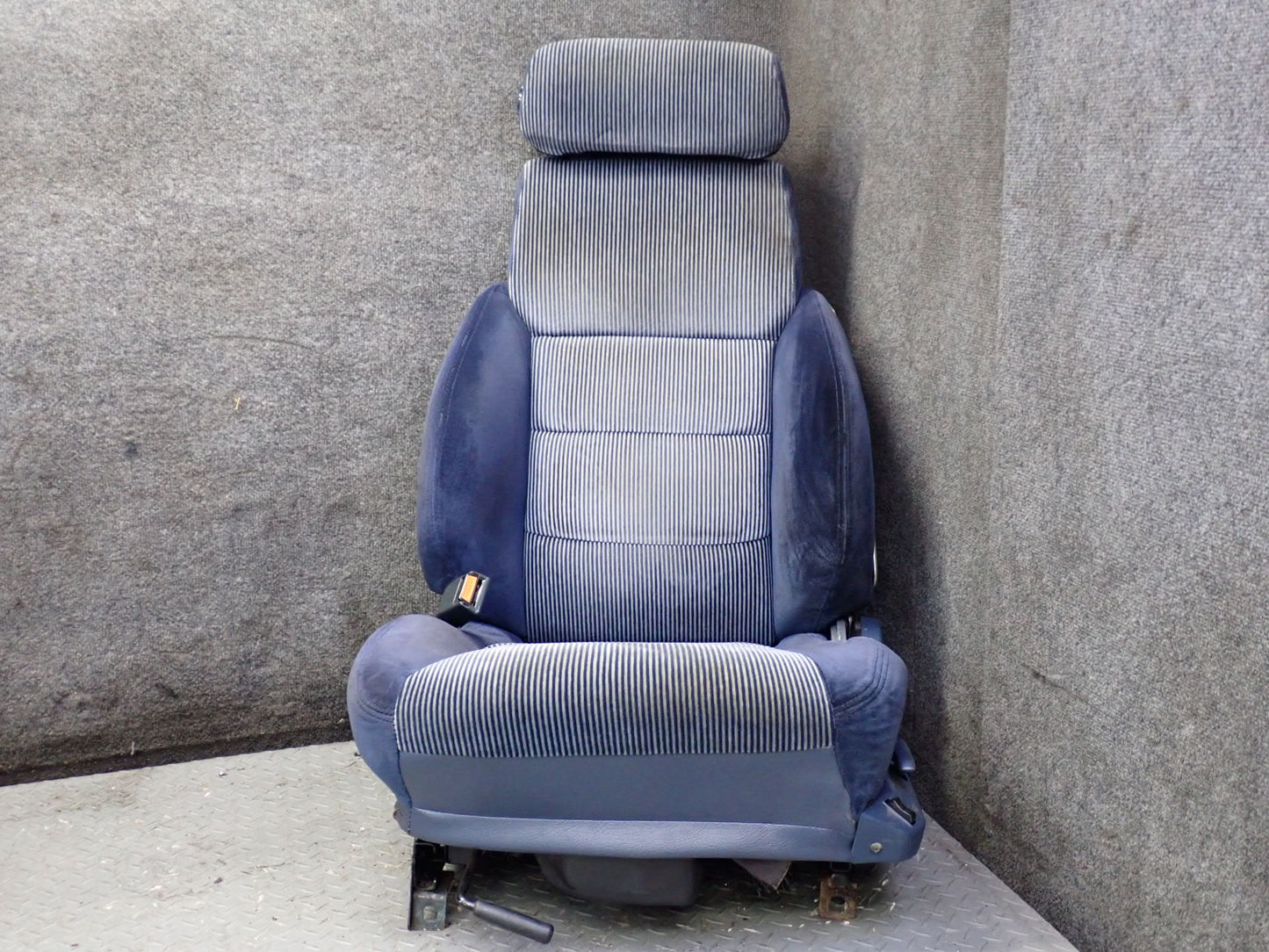 84-86 Nissan Z31 300ZX Set of 2 Front Left & Right Blue Cloth Seat OEM