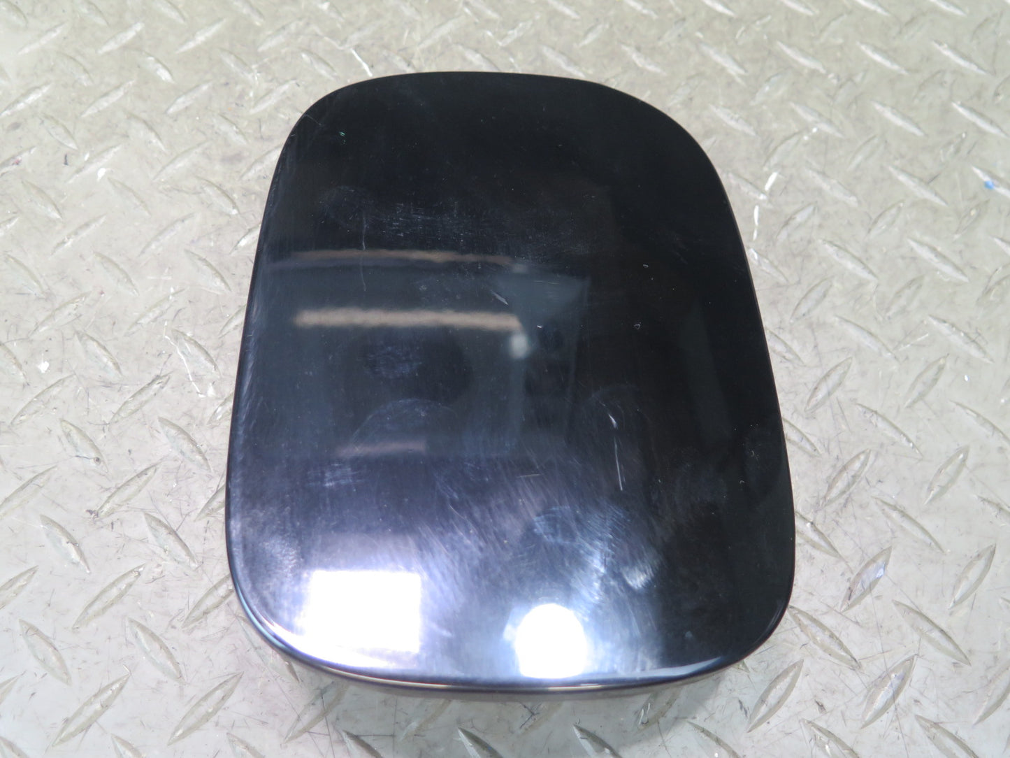 99-01 Toyota Crown JZS175 Fuel Door Lid Cover Black OEM