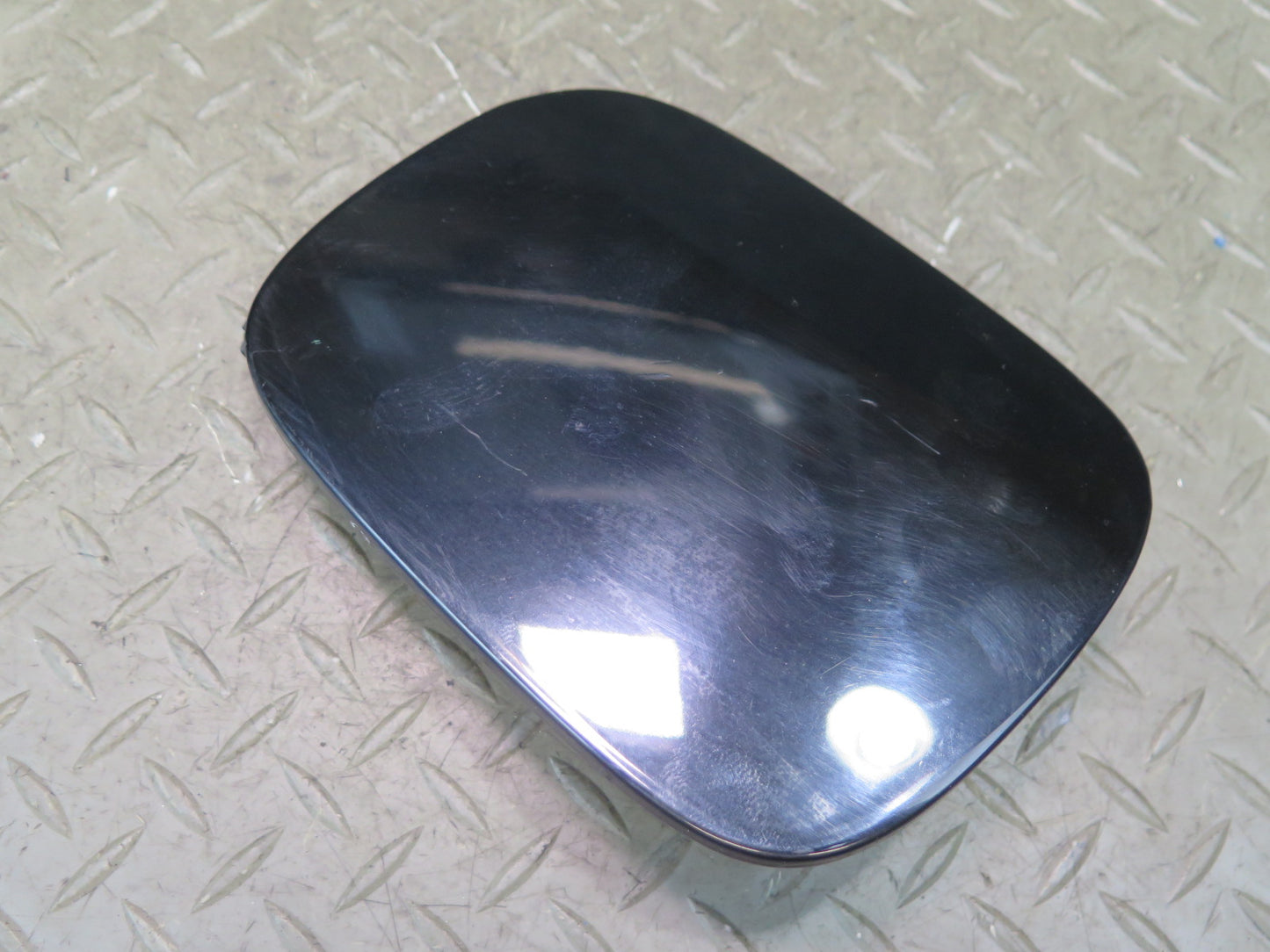 99-01 Toyota Crown JZS175 Fuel Door Lid Cover Black OEM