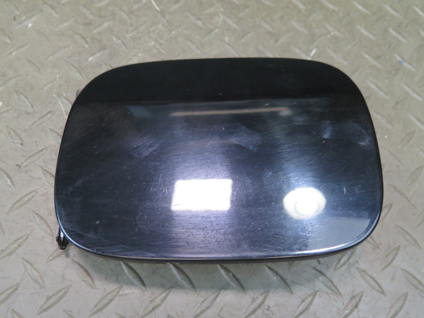 99-01 Toyota Crown JZS175 Fuel Door Lid Cover Black OEM