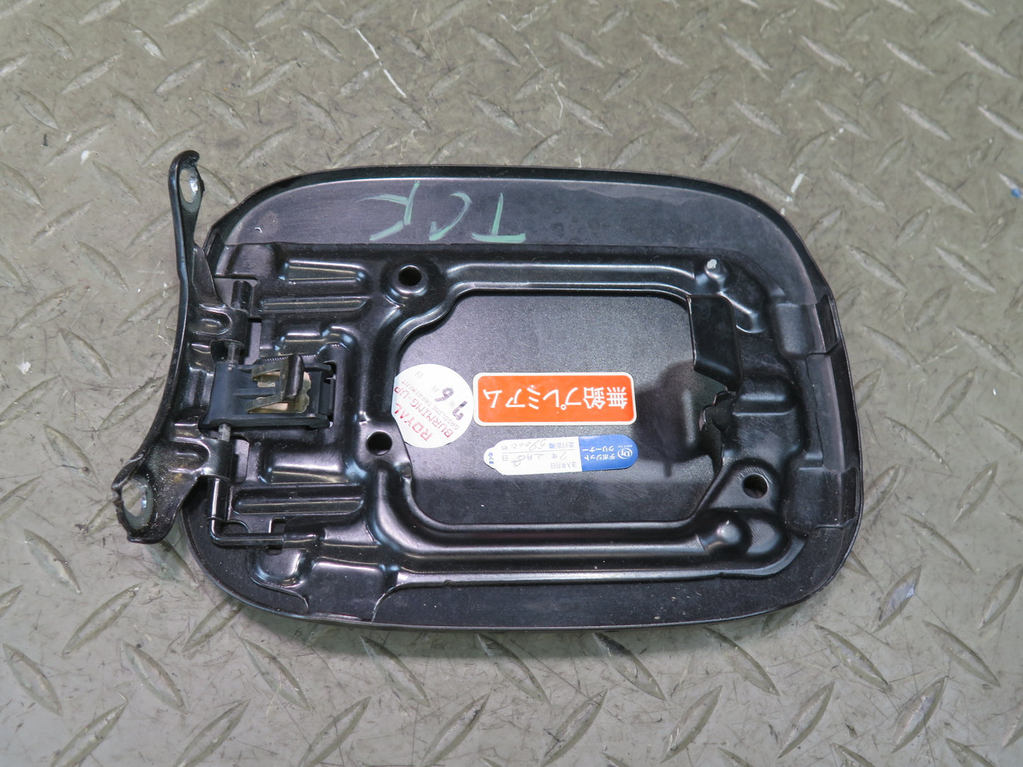 99-01 Toyota Crown JZS175 Fuel Door Lid Cover Black OEM