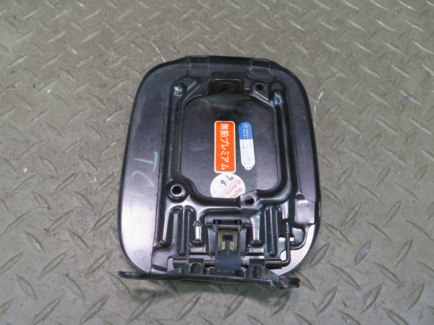 99-01 Toyota Crown JZS175 Fuel Door Lid Cover Black OEM
