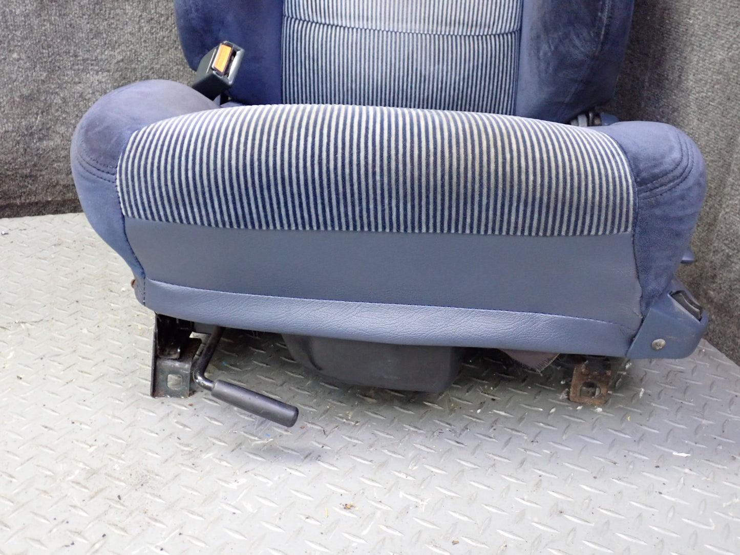 84-86 Nissan Z31 300ZX Set of 2 Front Left & Right Blue Cloth Seat OEM