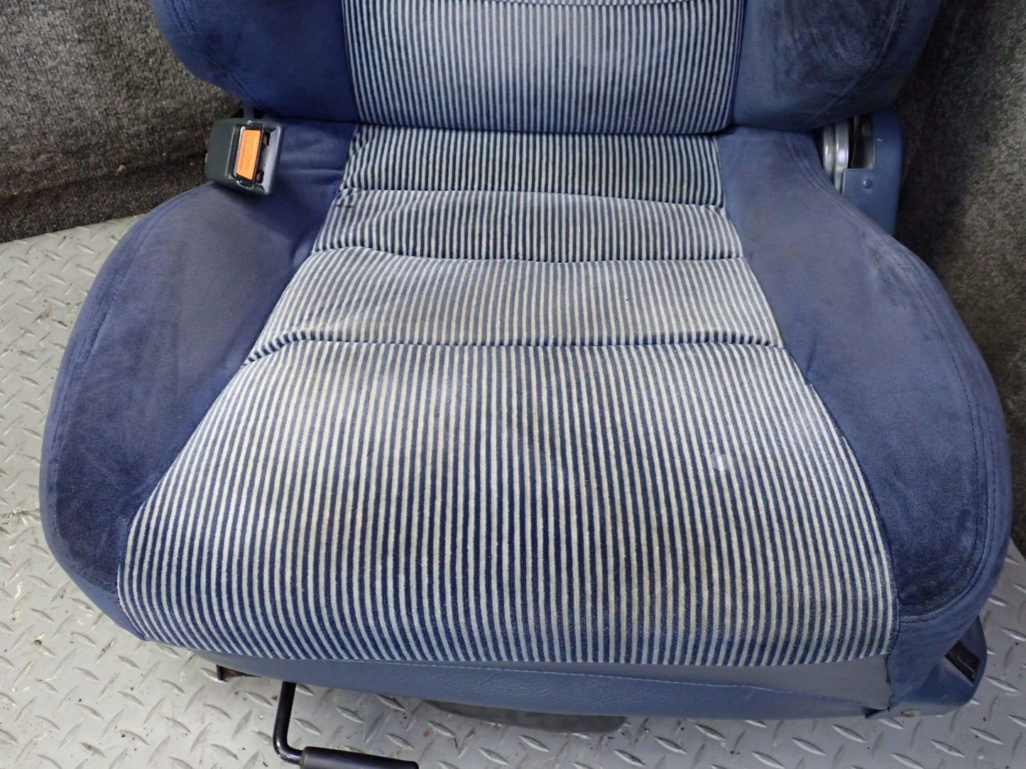 84-86 Nissan Z31 300ZX Set of 2 Front Left & Right Blue Cloth Seat OEM