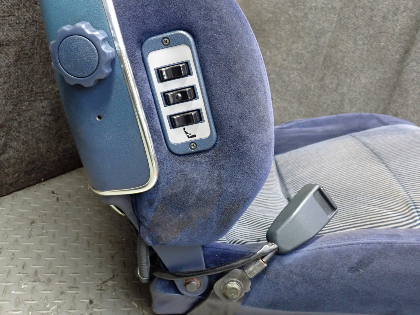 84-86 Nissan Z31 300ZX Set of 2 Front Left & Right Blue Cloth Seat OEM