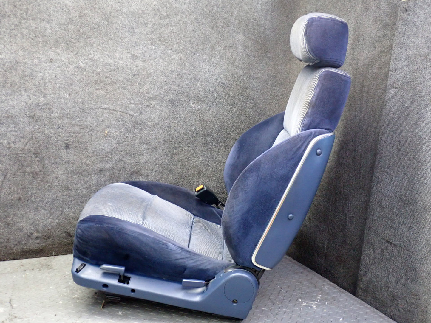 84-86 Nissan Z31 300ZX Set of 2 Front Left & Right Blue Cloth Seat OEM