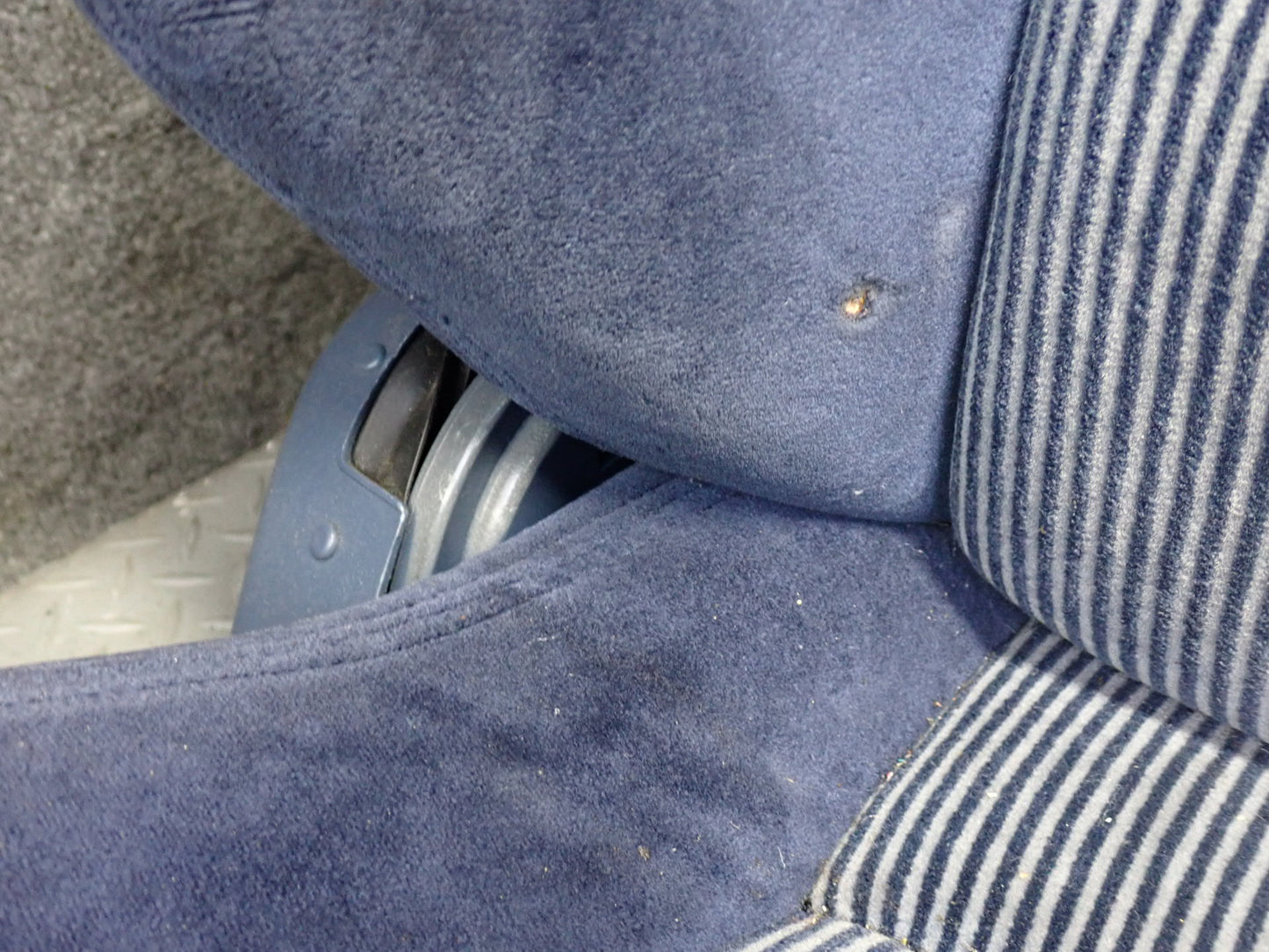 84-86 Nissan Z31 300ZX Set of 2 Front Left & Right Blue Cloth Seat OEM