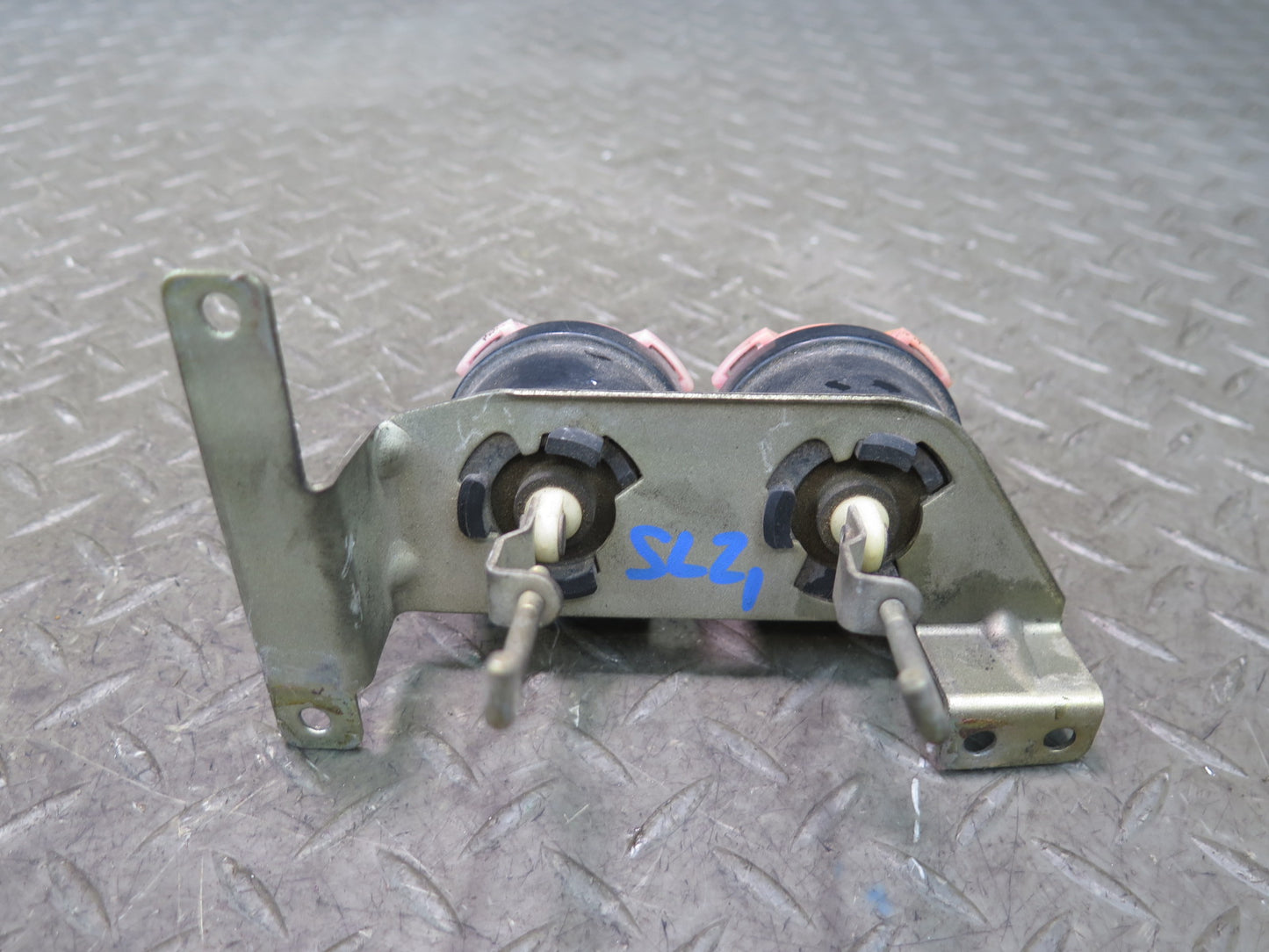 86-89 Mercedes R107 Left & Right Heater Blower Box Vacuum Actuator Valve OEM