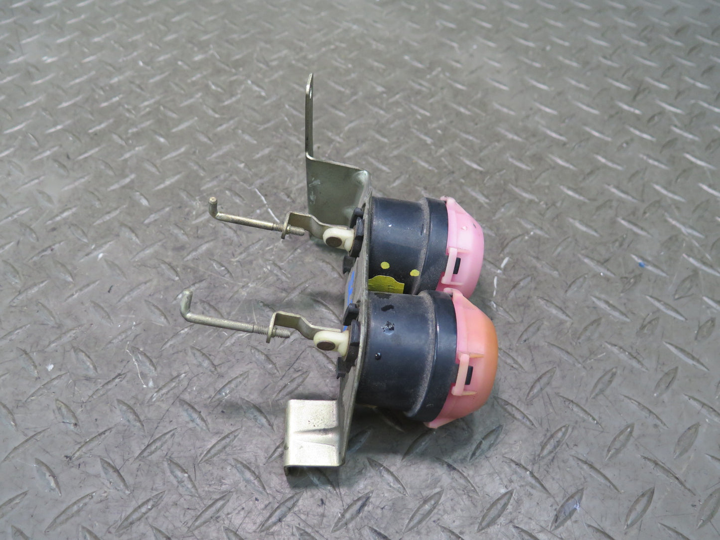 86-89 Mercedes R107 Left & Right Heater Blower Box Vacuum Actuator Valve OEM