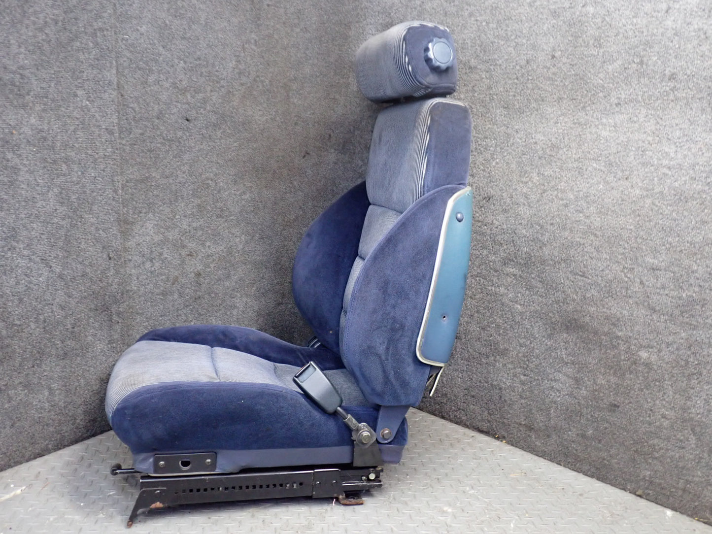 84-86 Nissan Z31 300ZX Set of 2 Front Left & Right Blue Cloth Seat OEM