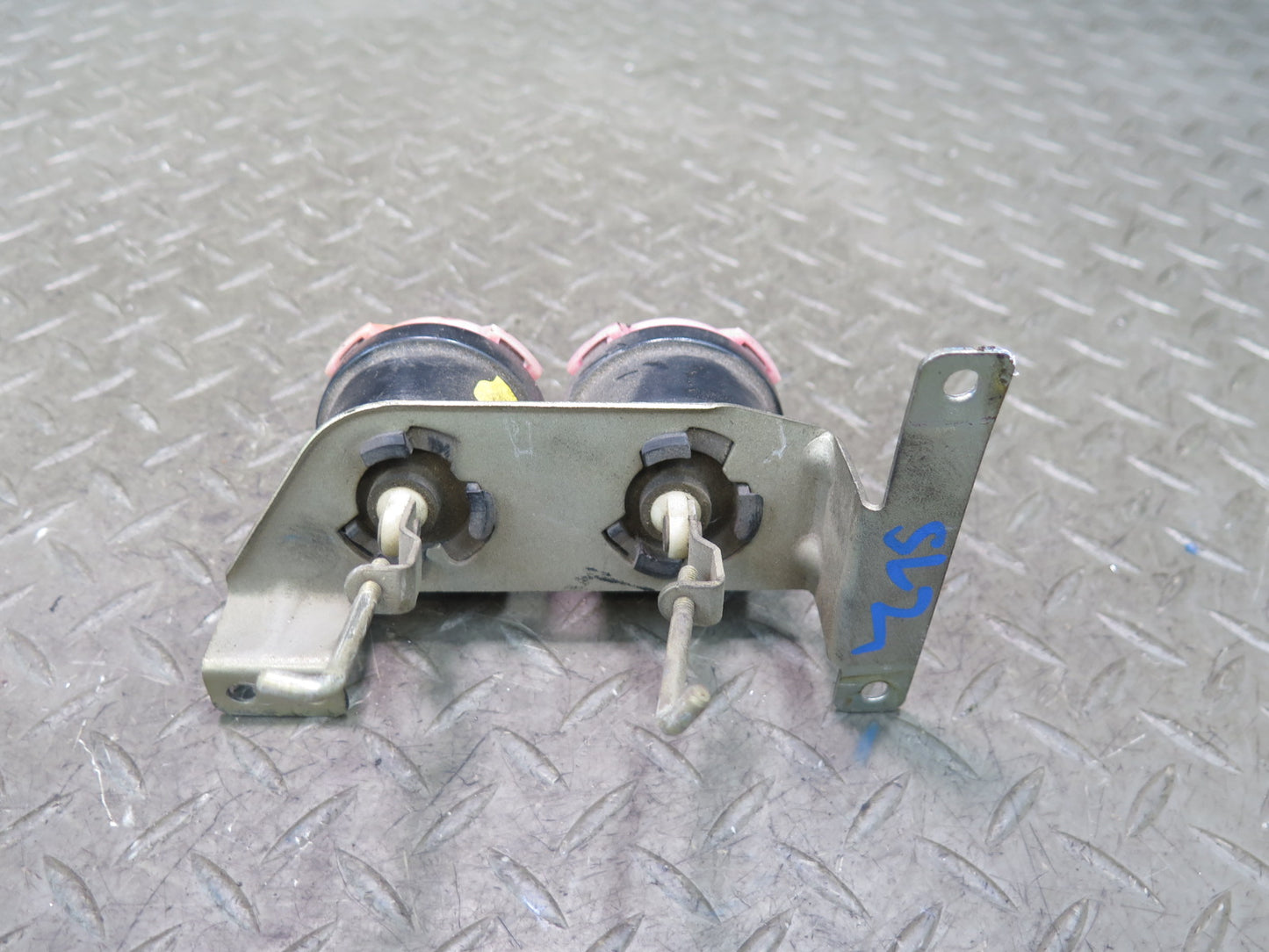 86-89 Mercedes R107 Left & Right Heater Blower Box Vacuum Actuator Valve OEM