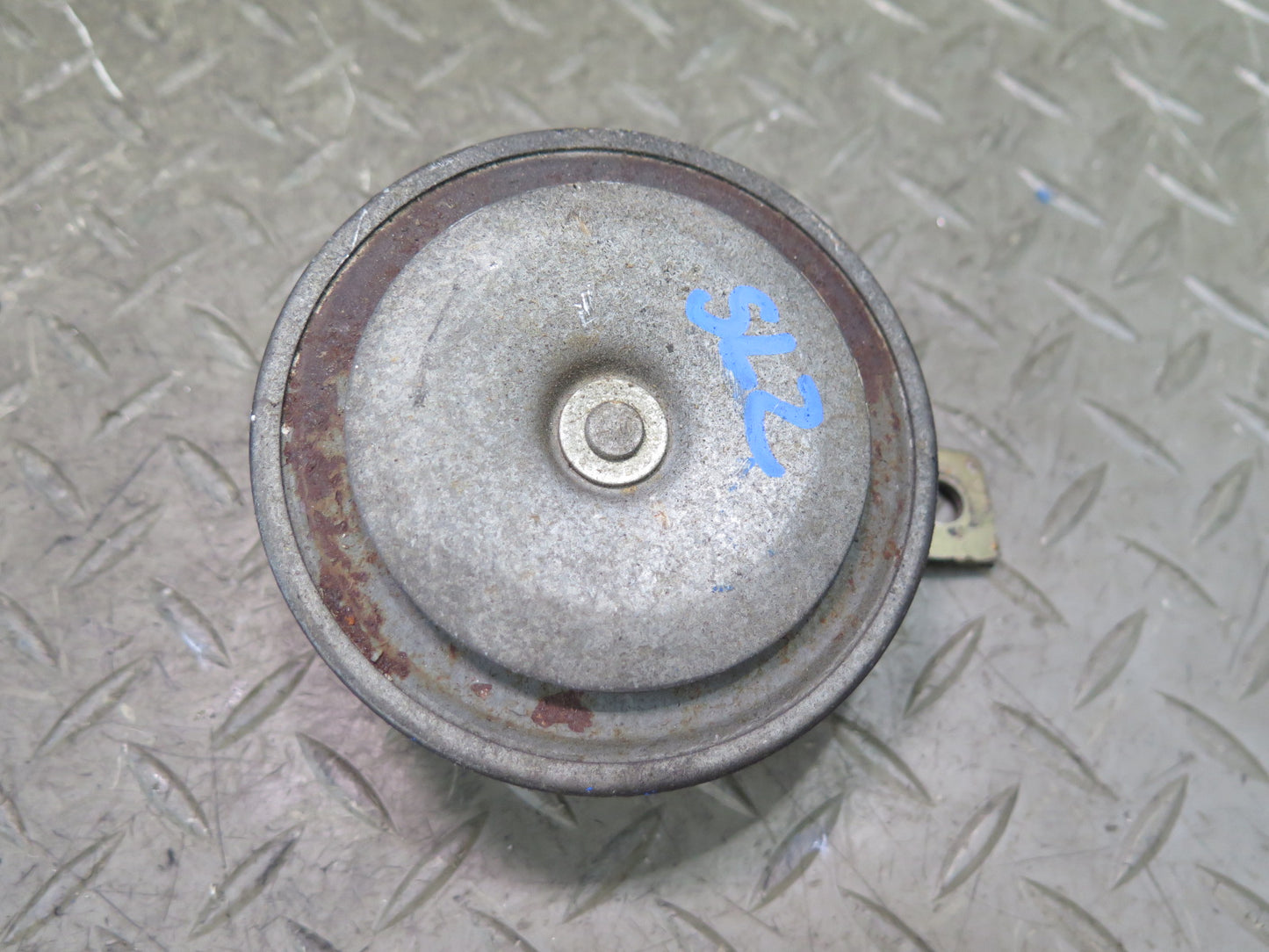 73-89 Mercedes R107 Sl-class Set of 2 High & Low Tone Note Horn Pitch Signal OEM