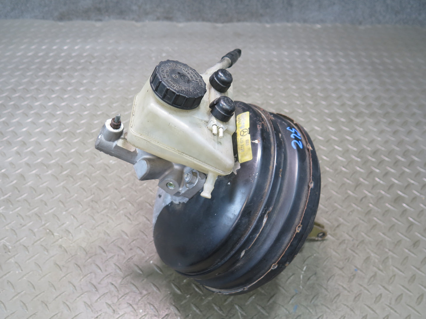 86-89 Mercedes W126 560SL Brake Master Cylinder Booster Fluid Reservoir OEM