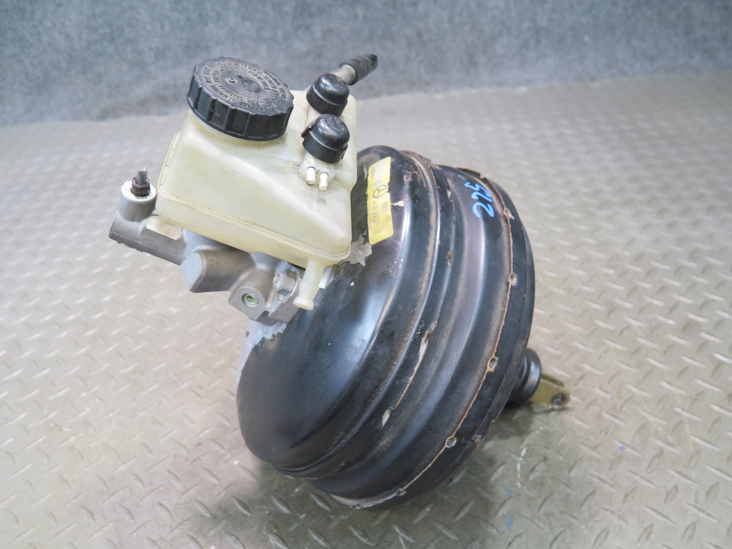 86-89 Mercedes W126 560SL Brake Master Cylinder Booster Fluid Reservoir OEM
