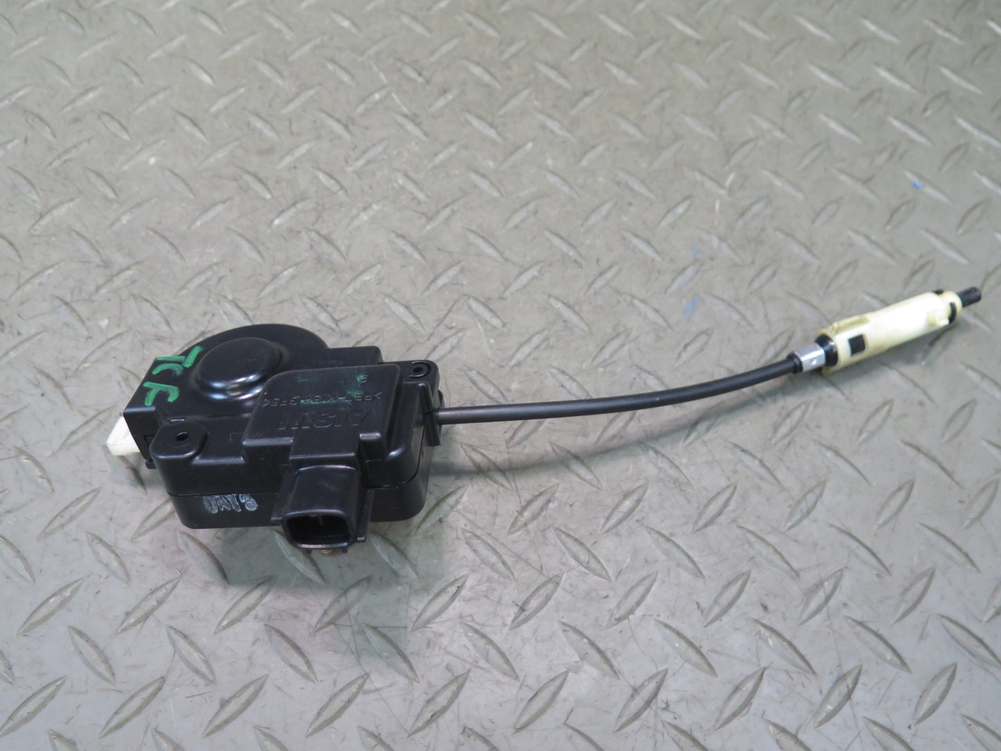 99-01 Toyota Crown JZS175 Fuel Door Lock Latch Release Actuator Motor OEM