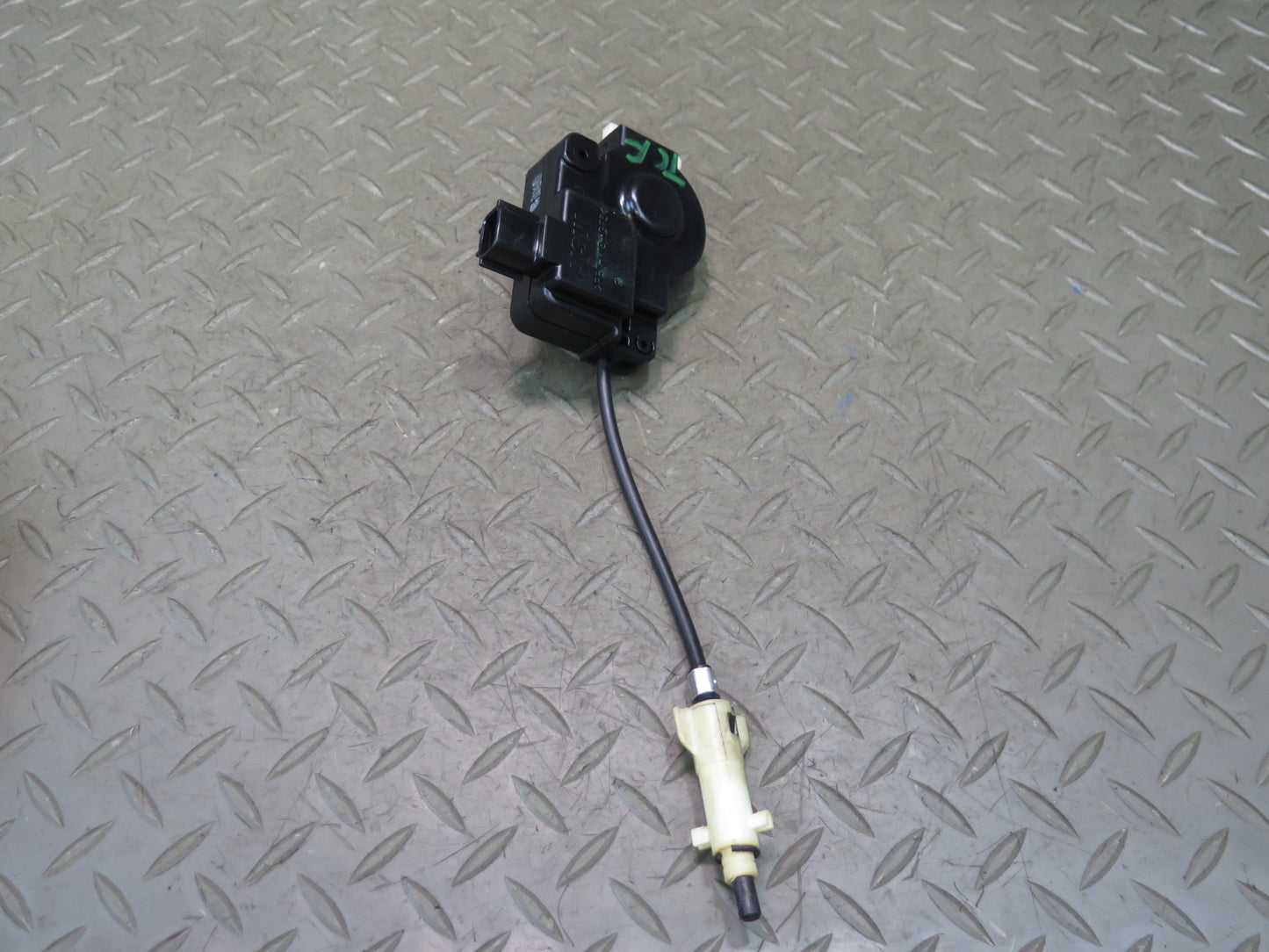 99-01 Toyota Crown JZS175 Fuel Door Lock Latch Release Actuator Motor OEM