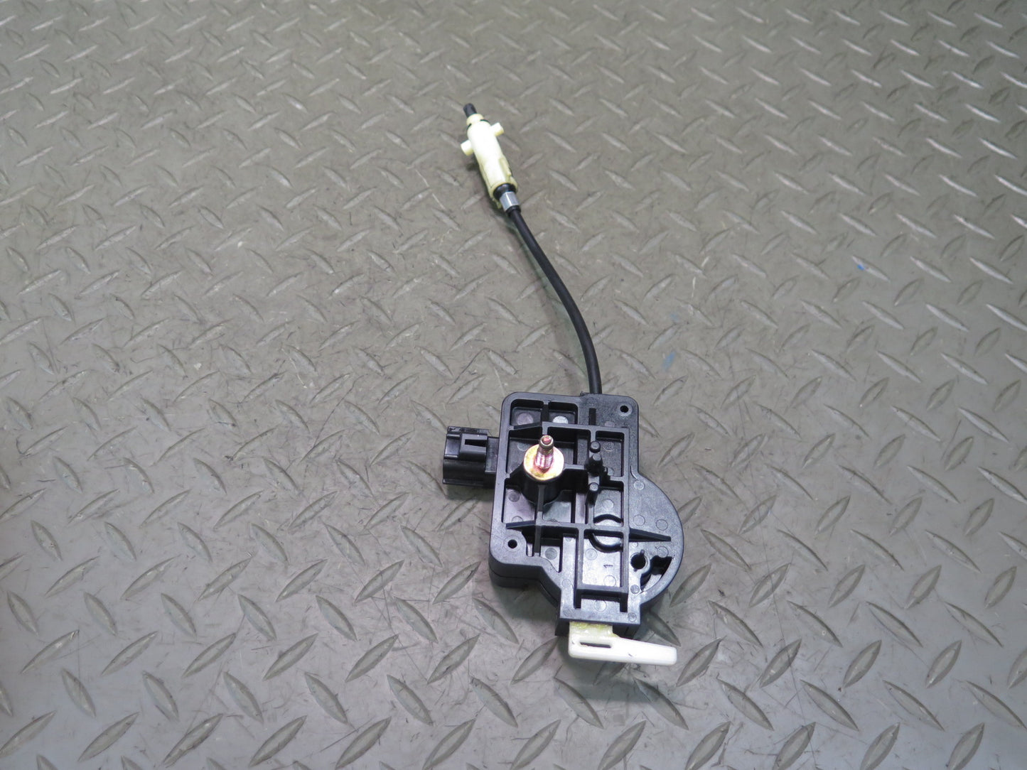 99-01 Toyota Crown JZS175 Fuel Door Lock Latch Release Actuator Motor OEM