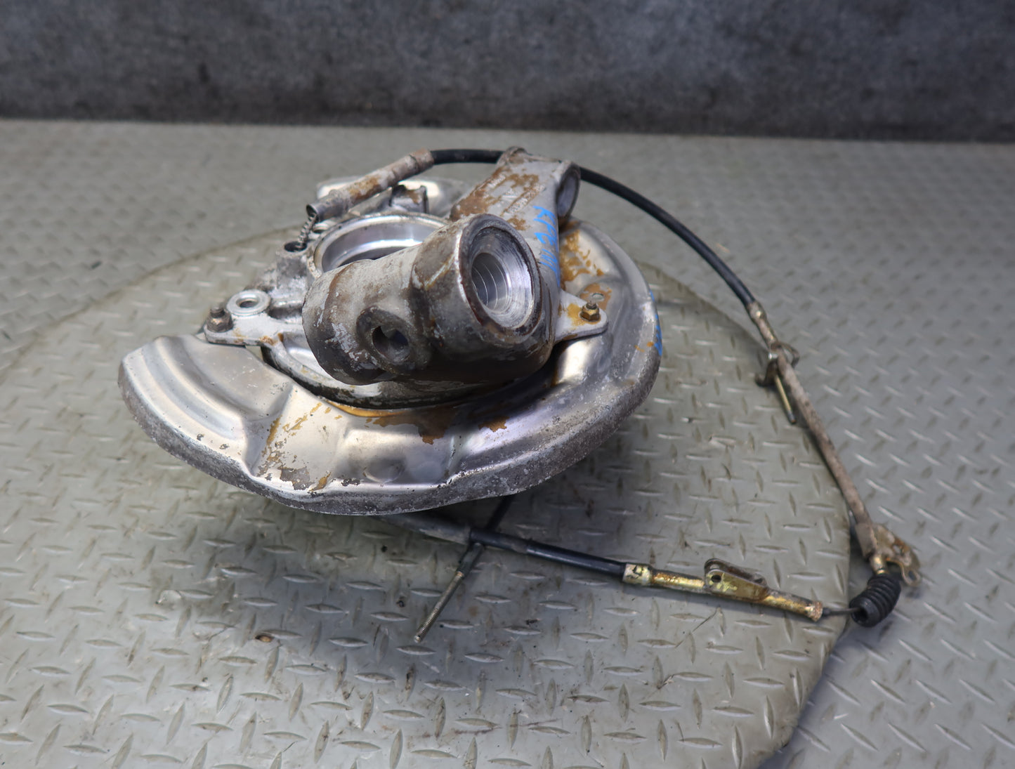 1984-1986 Porsche 928 S Rear Right Spindle Knuckle Wheel Hub Bearing 9283312203R
