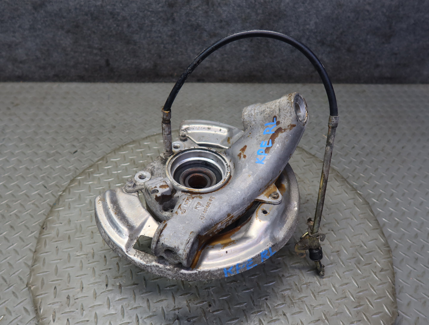 1984-1986 Porsche 928 S Rear Left Spindle Knuckle Wheel Hub Bearing 9283312193R