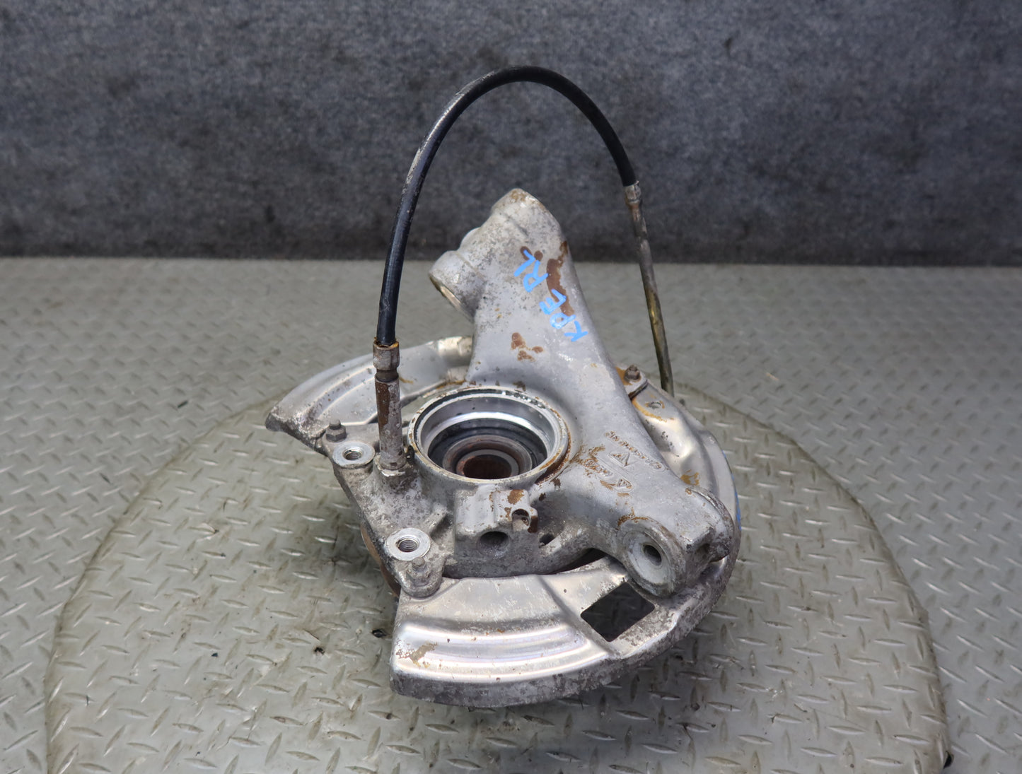 1984-1986 Porsche 928 S Rear Left Spindle Knuckle Wheel Hub Bearing 9283312193R