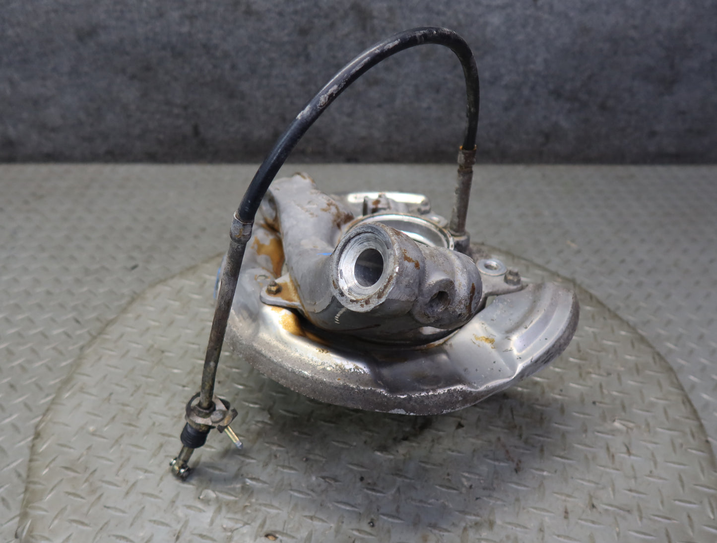 1984-1986 Porsche 928 S Rear Left Spindle Knuckle Wheel Hub Bearing 9283312193R