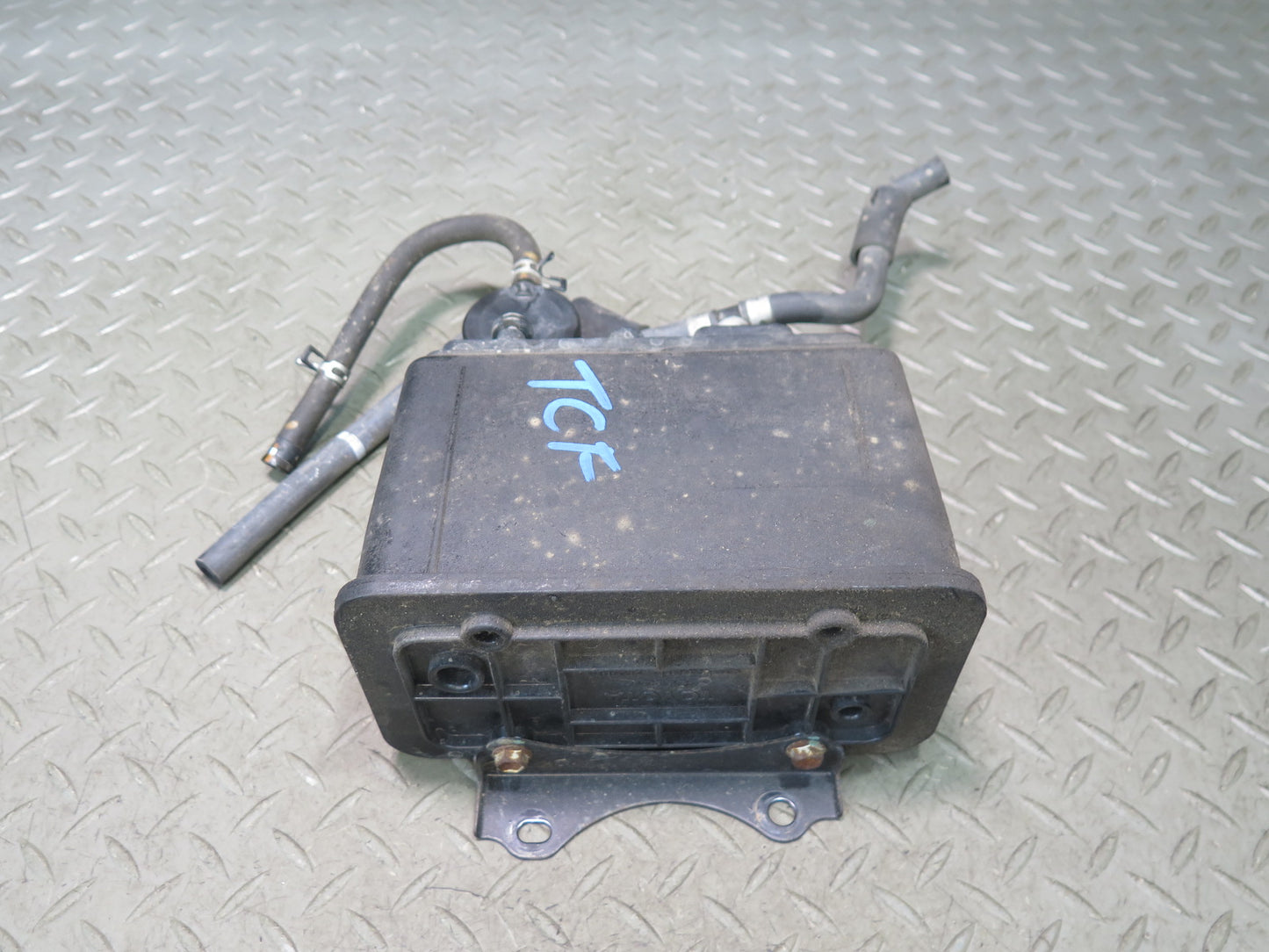 99-01 Toyota Crown JZS175 Fuel Evap Vapor Charcoal Canister OEM