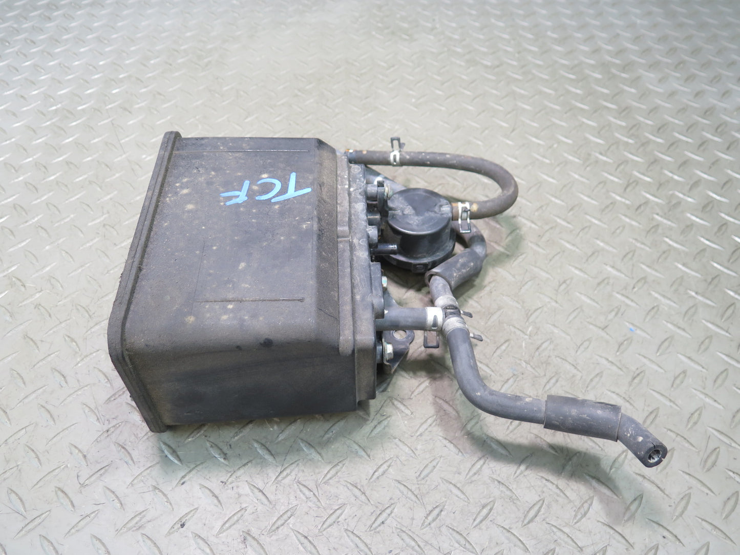 99-01 Toyota Crown JZS175 Fuel Evap Vapor Charcoal Canister OEM